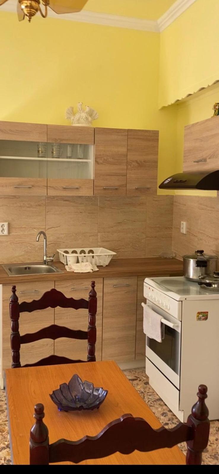 Studio Apartment - Photo 2