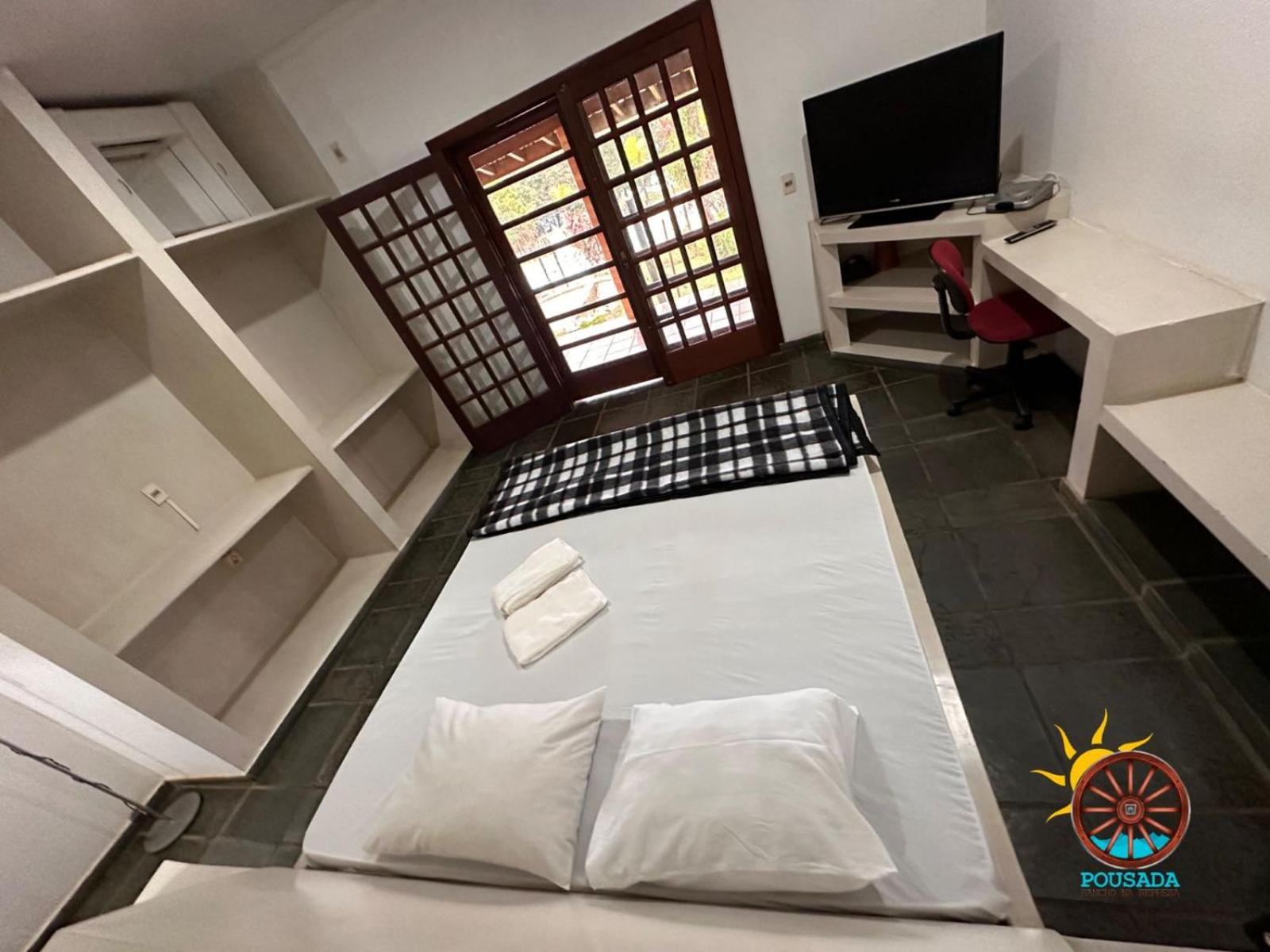 Deluxe Queen Suite