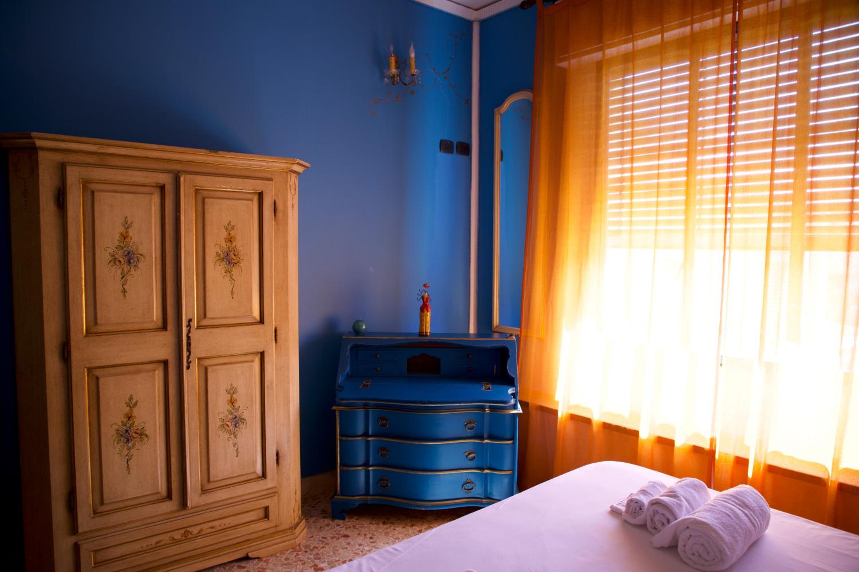 Standard King Room photo 2