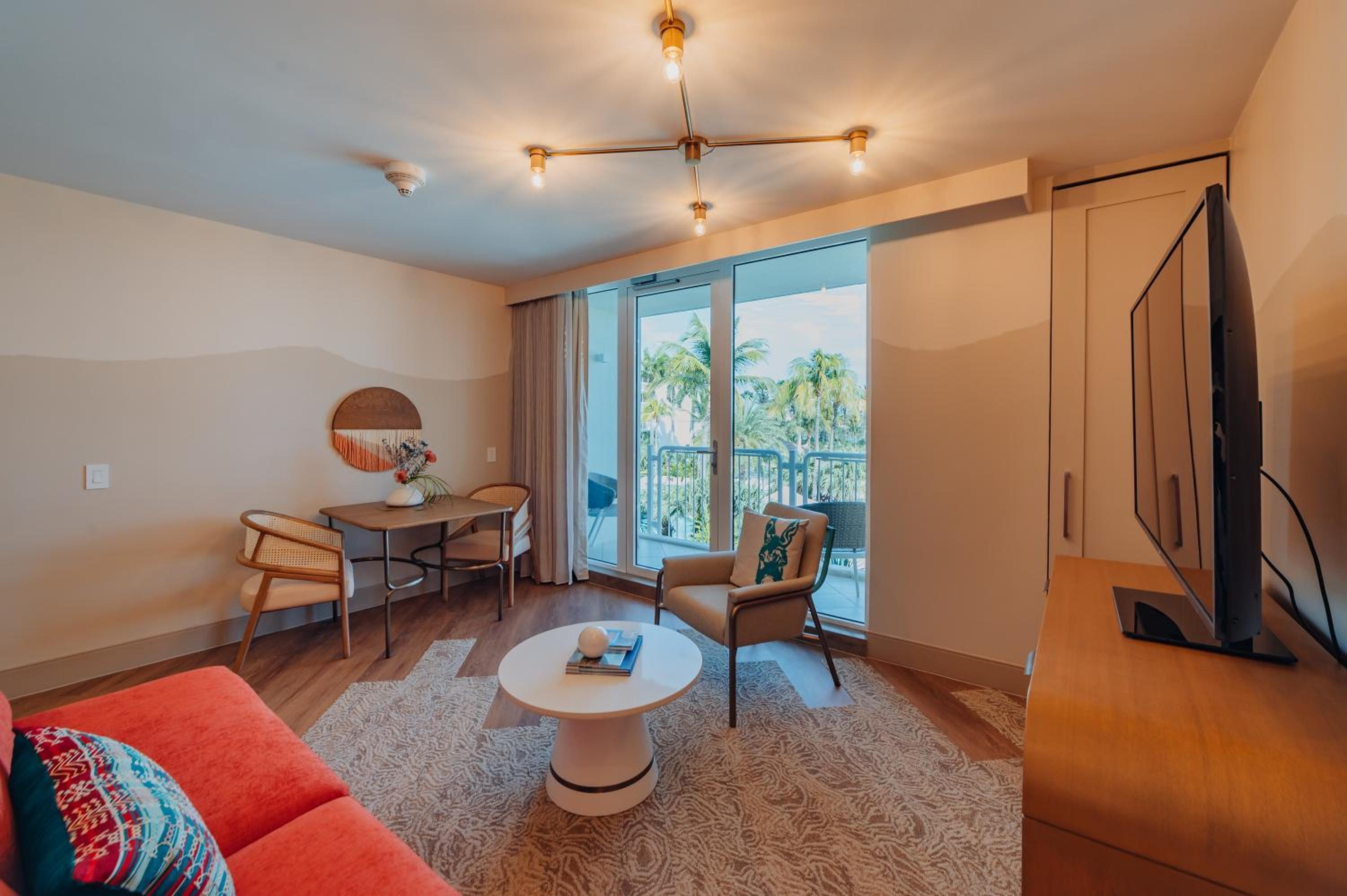 Island Suite With King Bed And Sofa