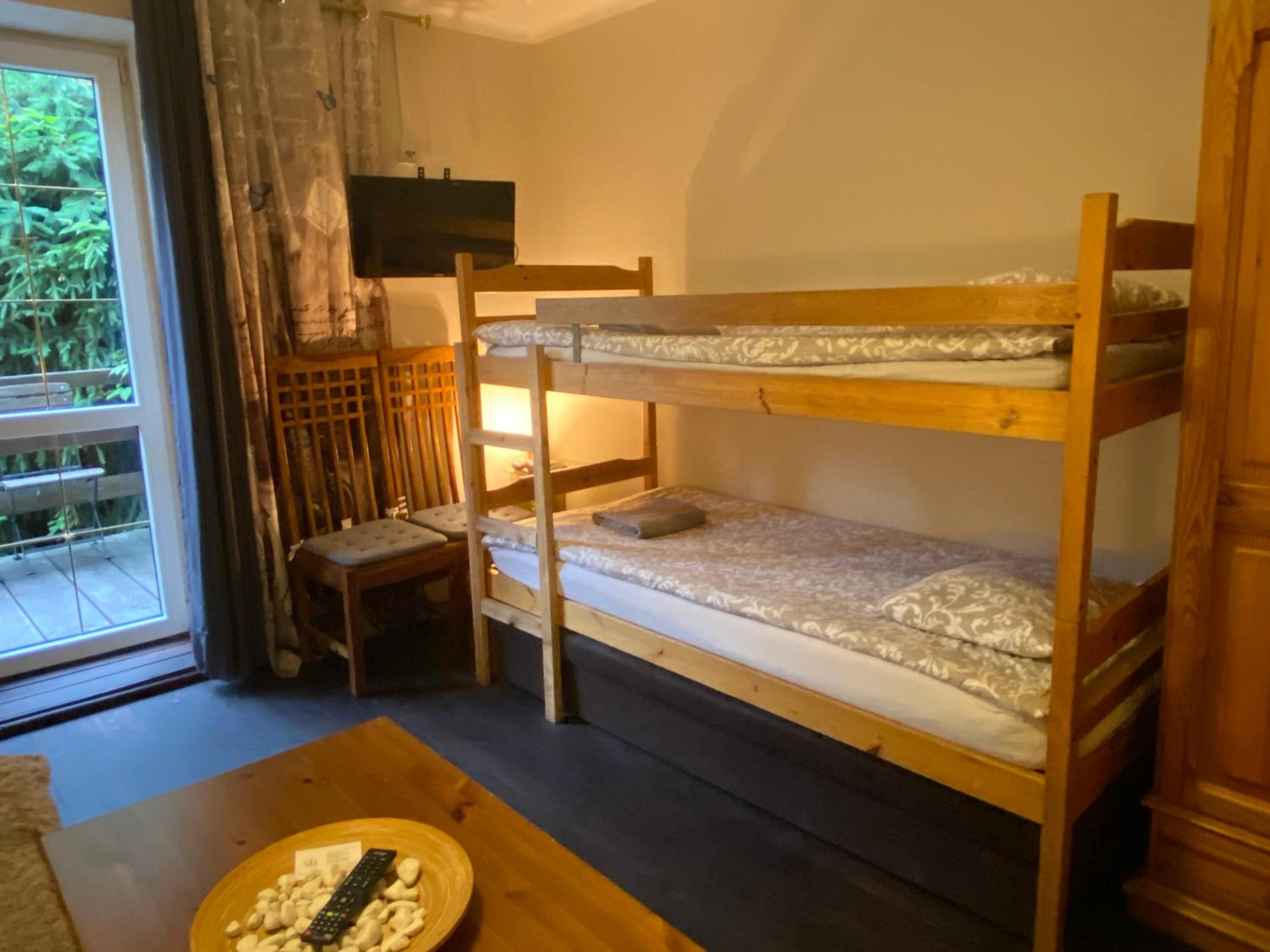 Quadruple Room with Private Bathroom photo 2