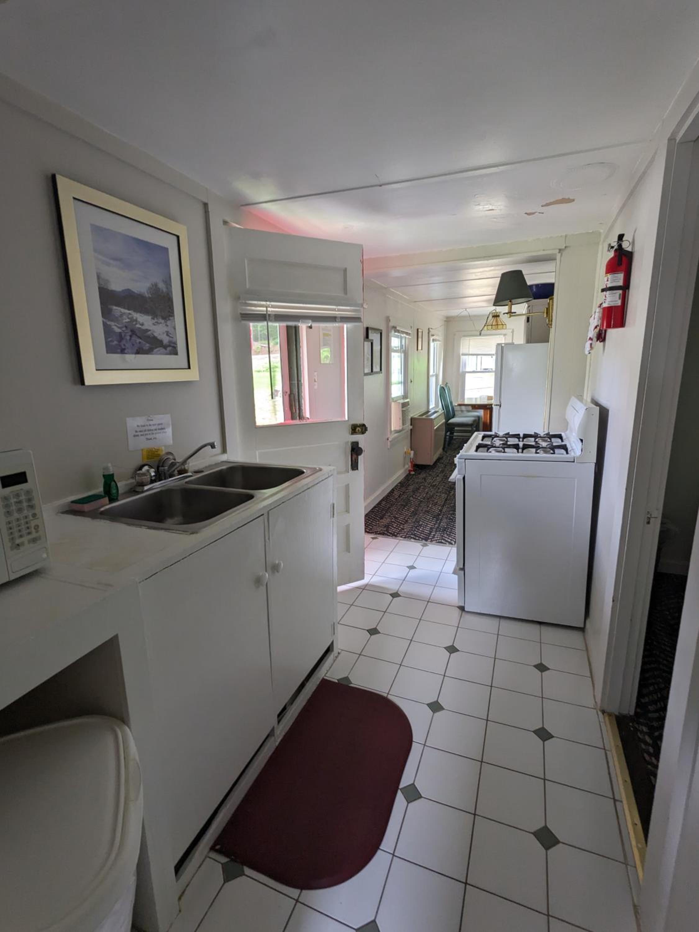 Three-Bedroom Cottage photo 2