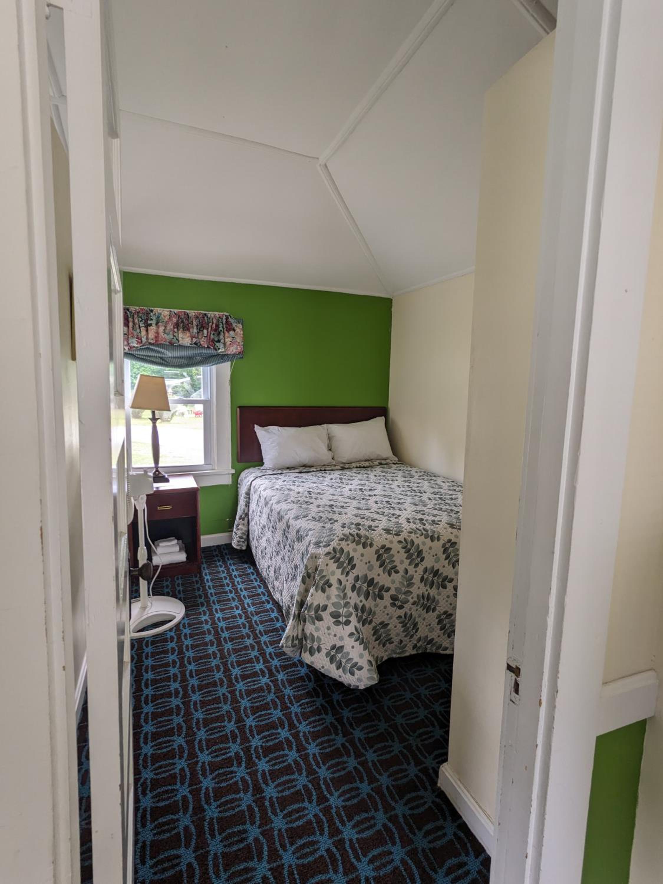 Two-Bedroom Cottage photo 3