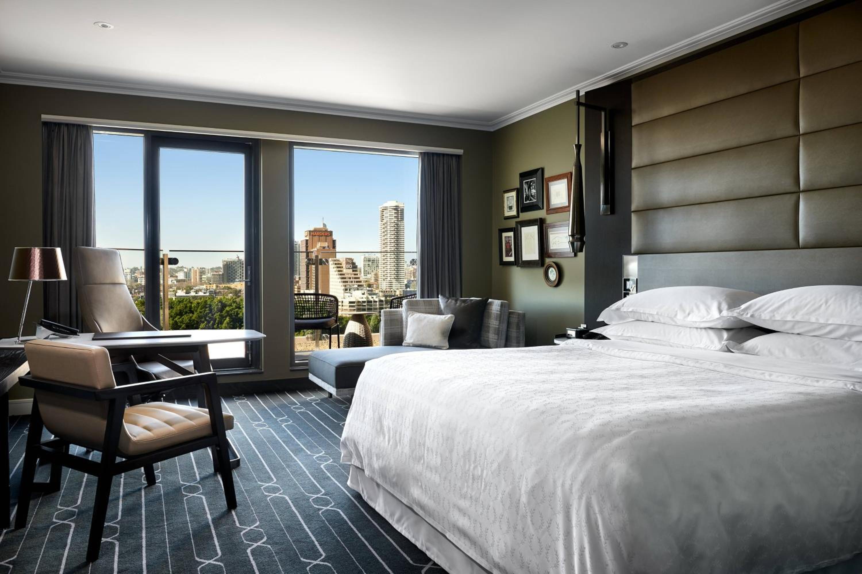 Grand Executive Terrace, Club lounge access, Guest room