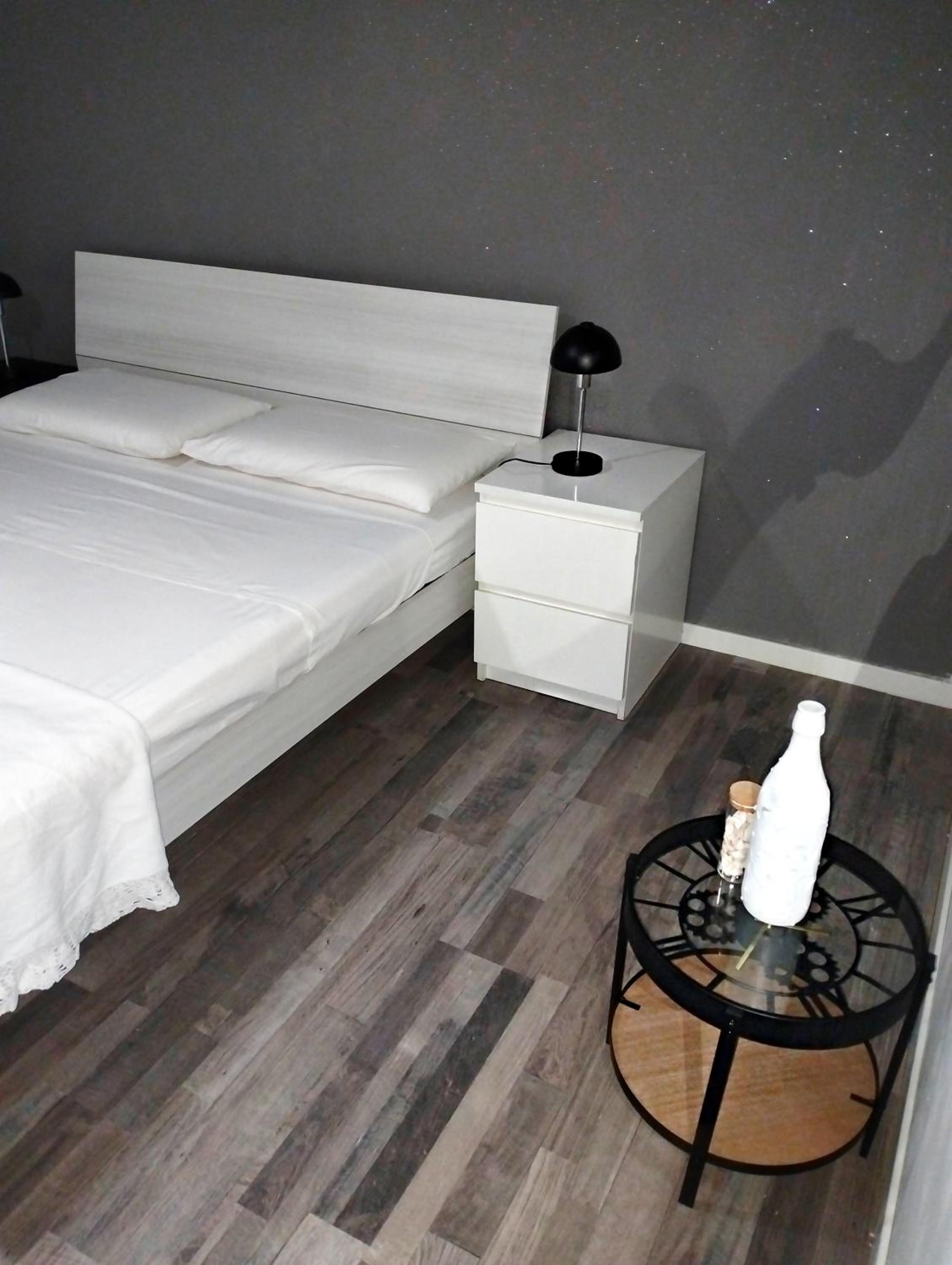 Basic Triple Room with Shared Bathroom