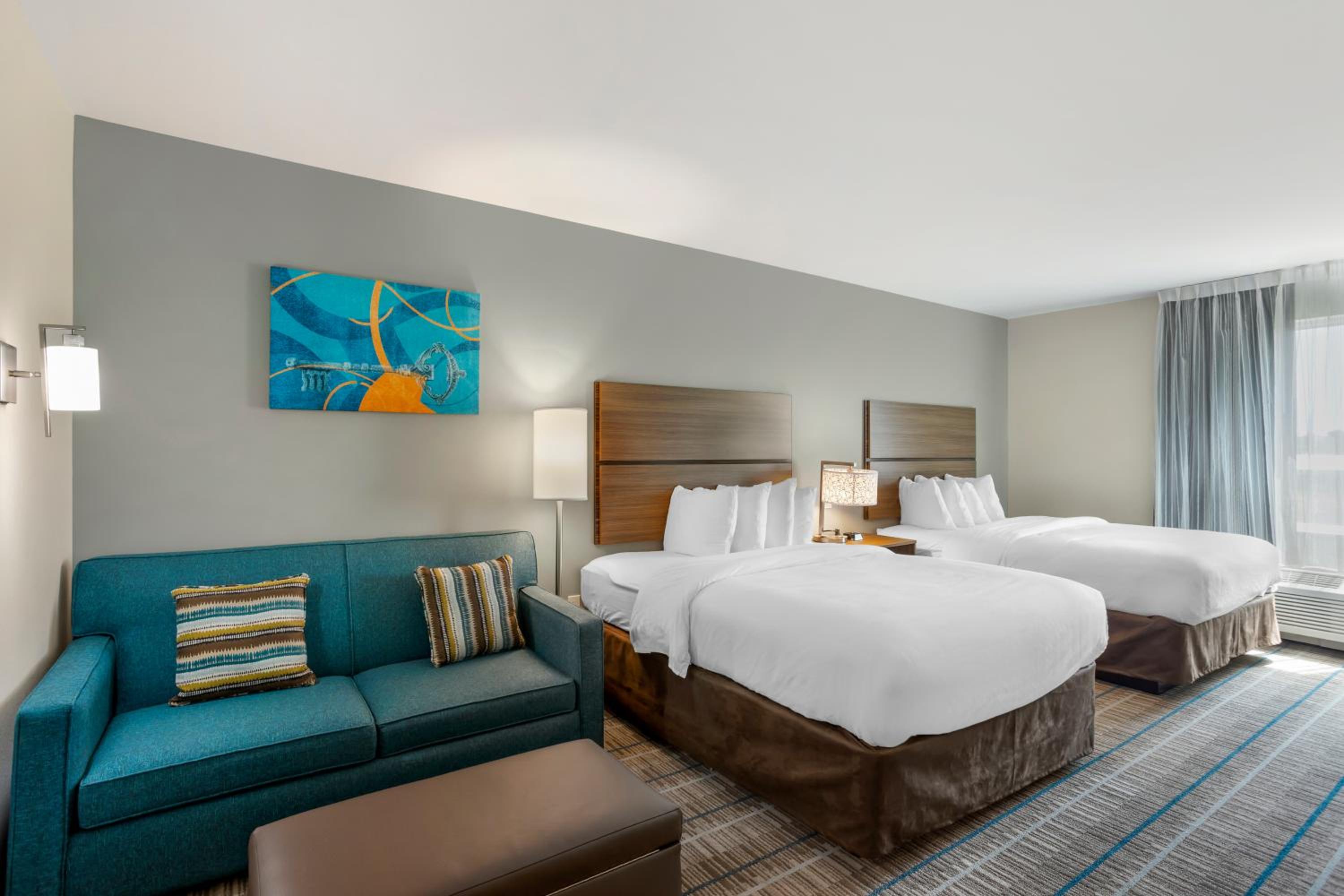 One Room Suite with Two Queen Beds and Dishwasher - Non Smoking - Photo 2