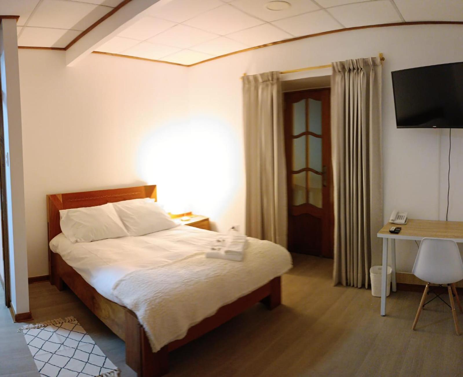 Deluxe Queen Room