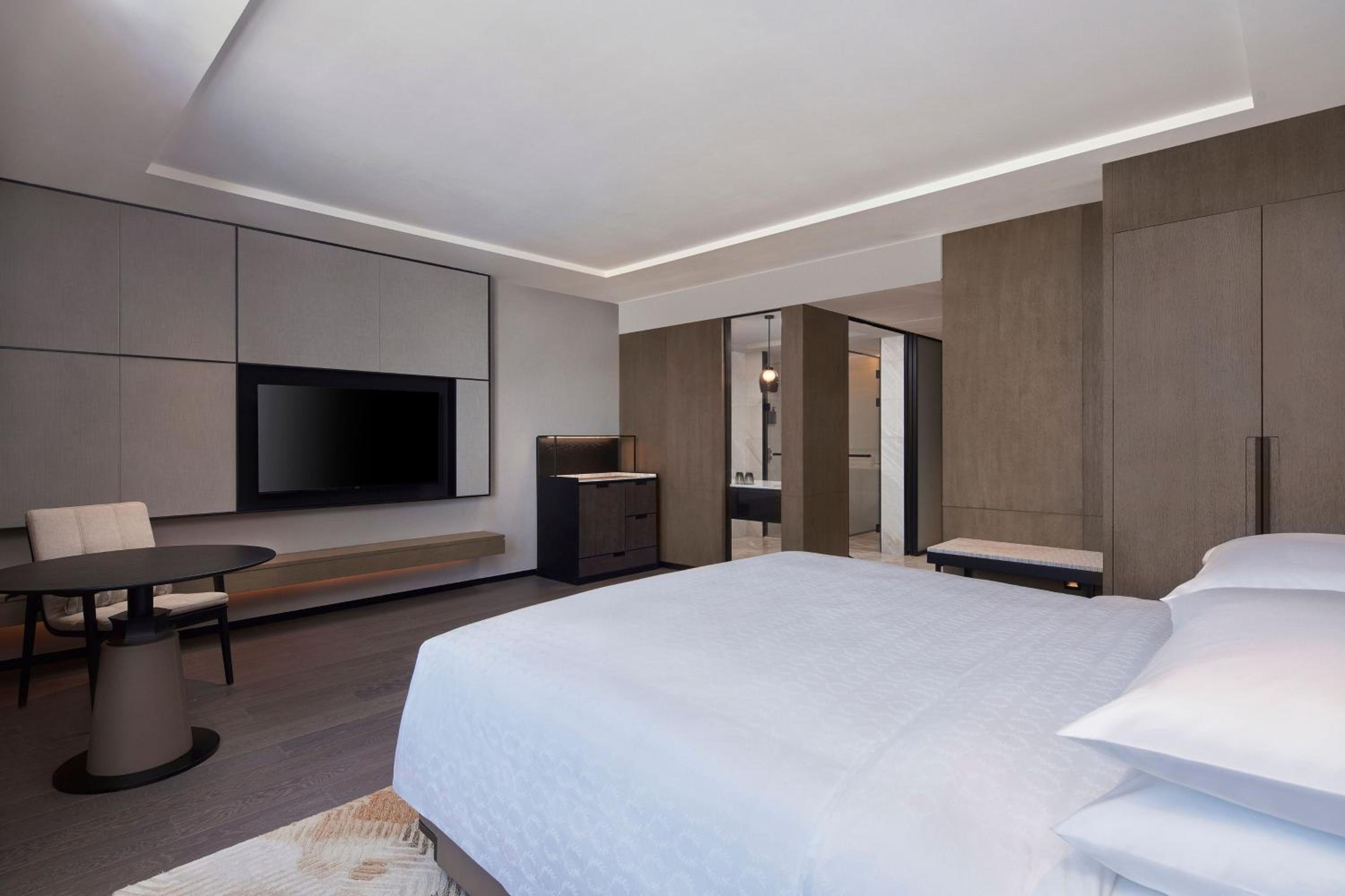 Club King Room with Garden View - Club Lounge Access