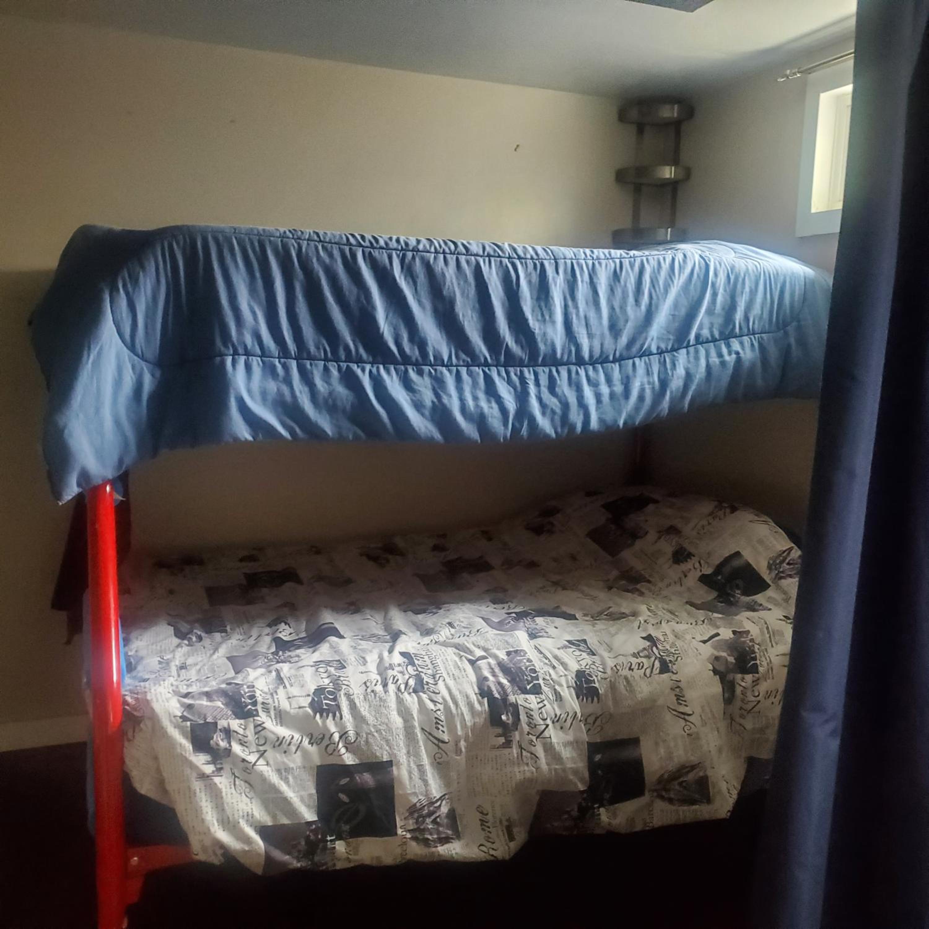 Bed in 4-Bed Mixed Dormitory Room photo 2
