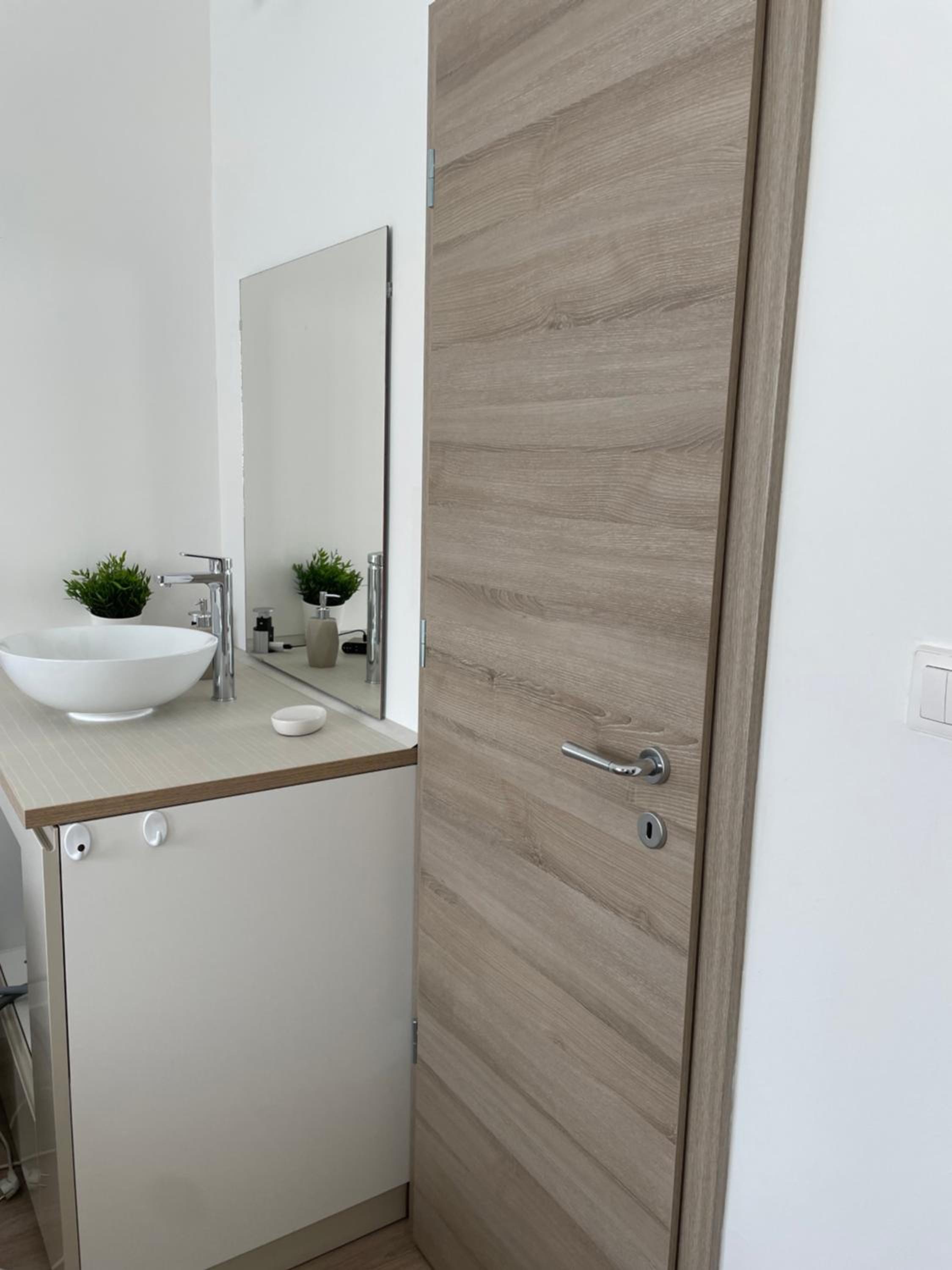 One-Bedroom Apartment photo 2