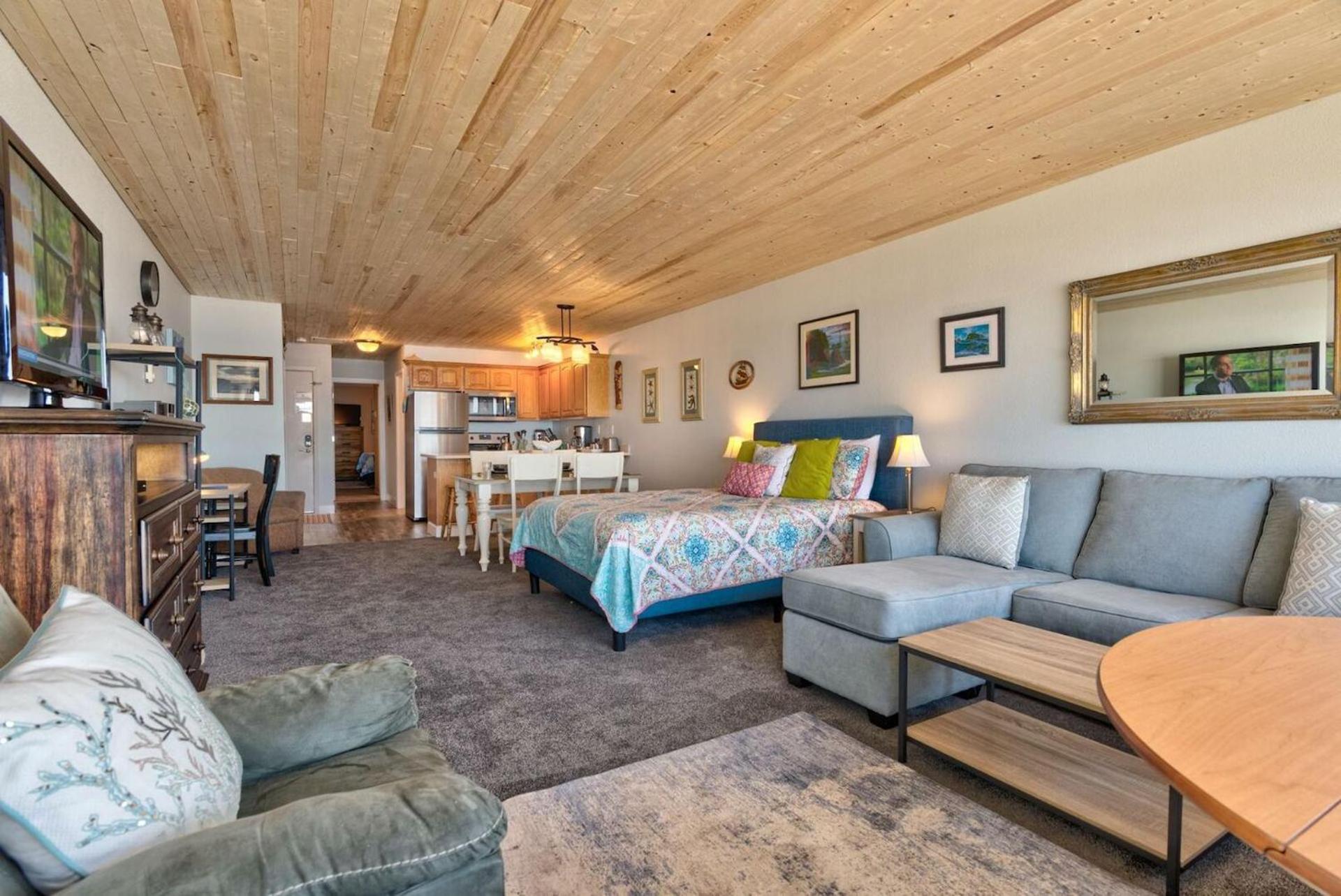Oceanfront Deluxe Suite - Upper Floor
