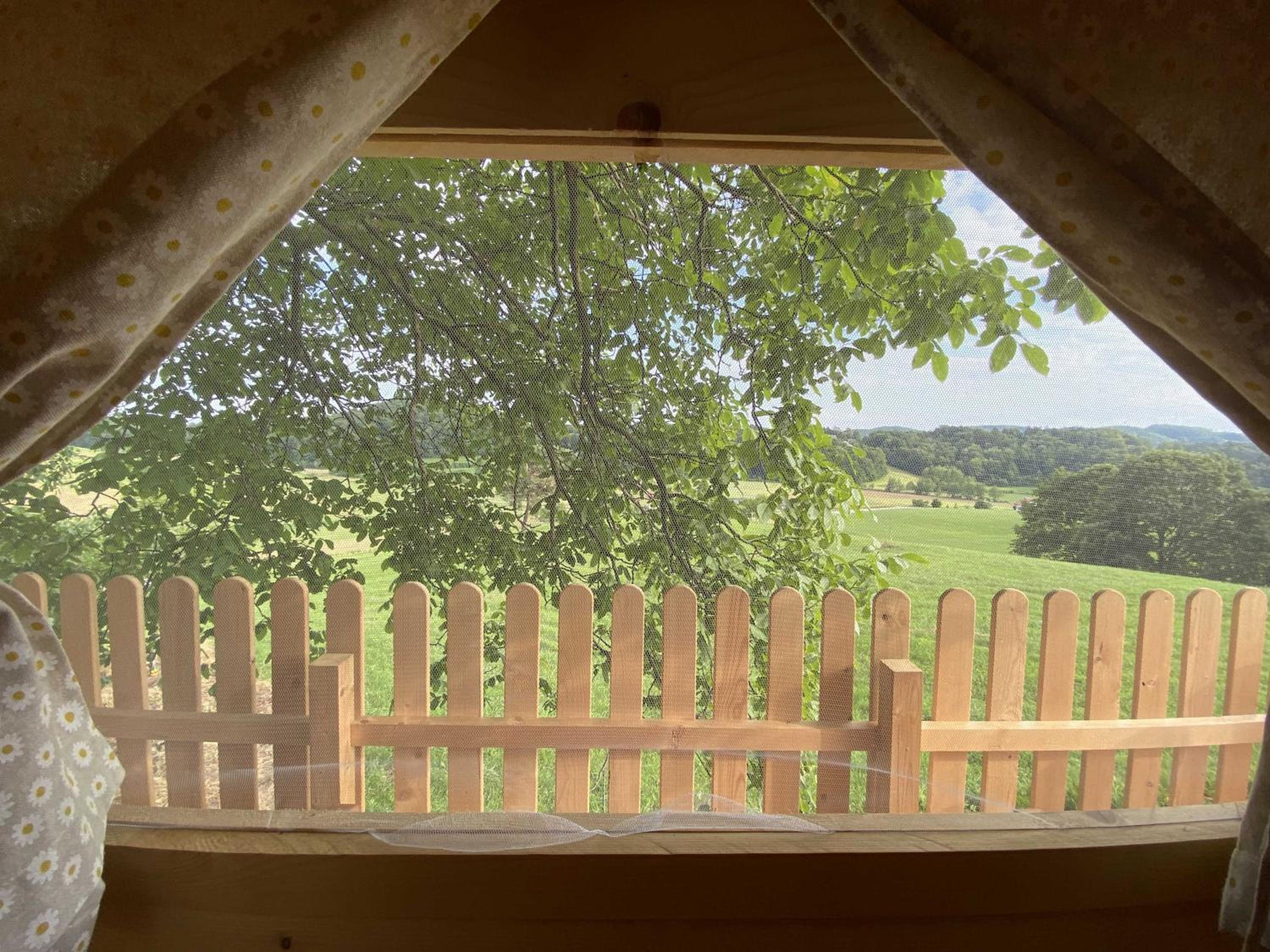 Tree House - Photo 3
