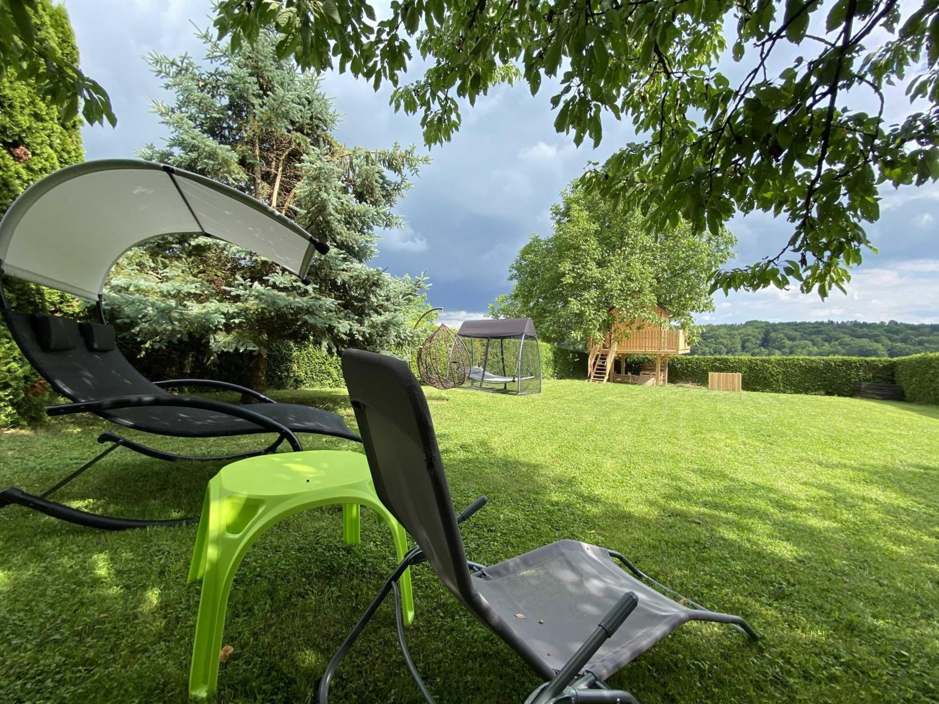 Tree House - Photo 17