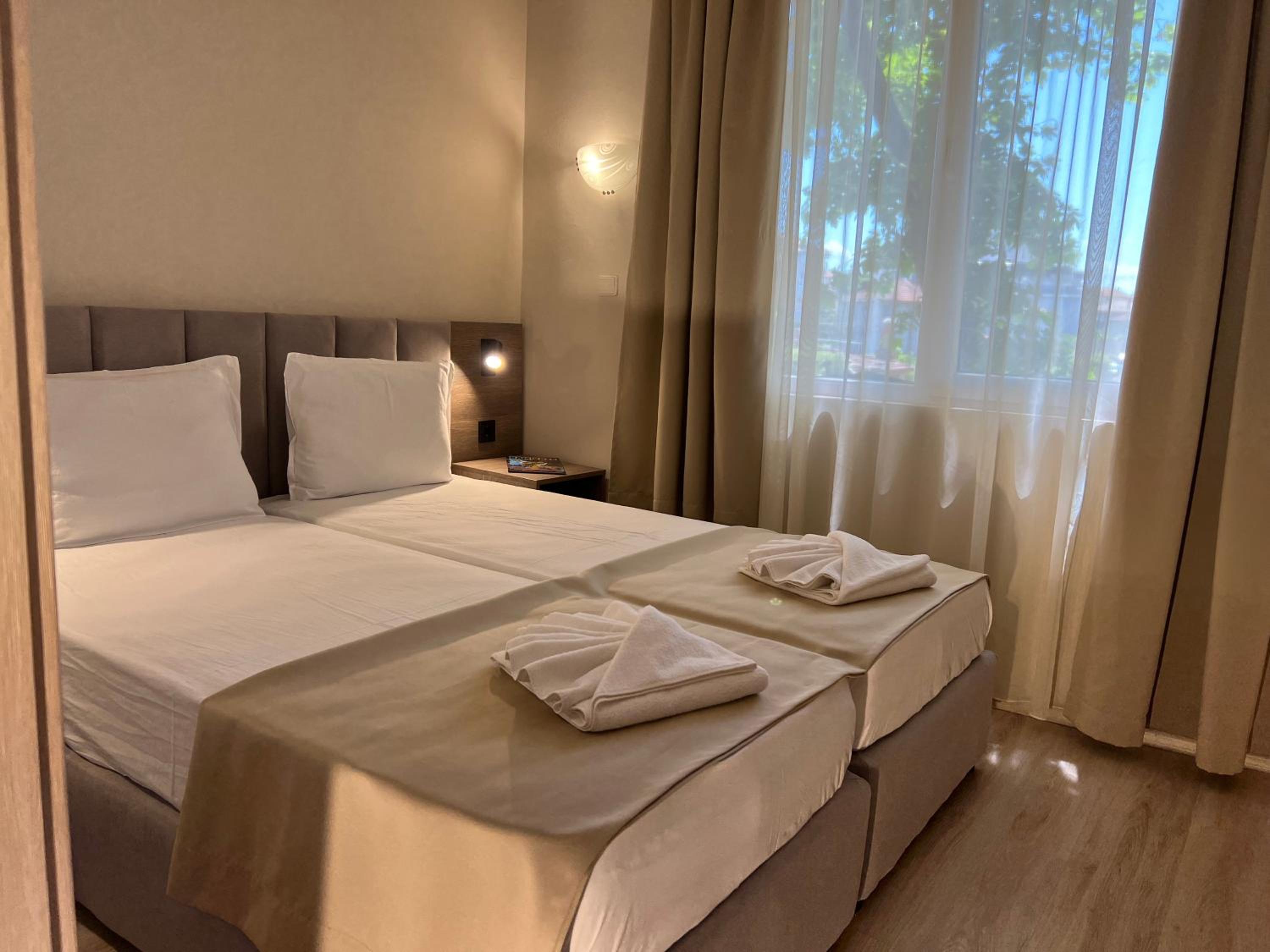 Standard Double or Twin Room photo 3