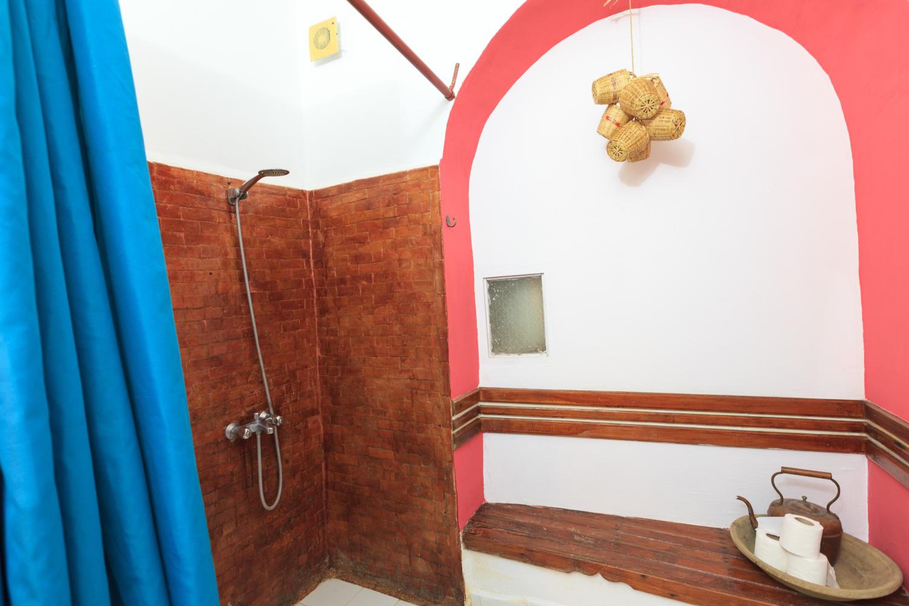 Ensuite Double or Twin Room - Photo 6