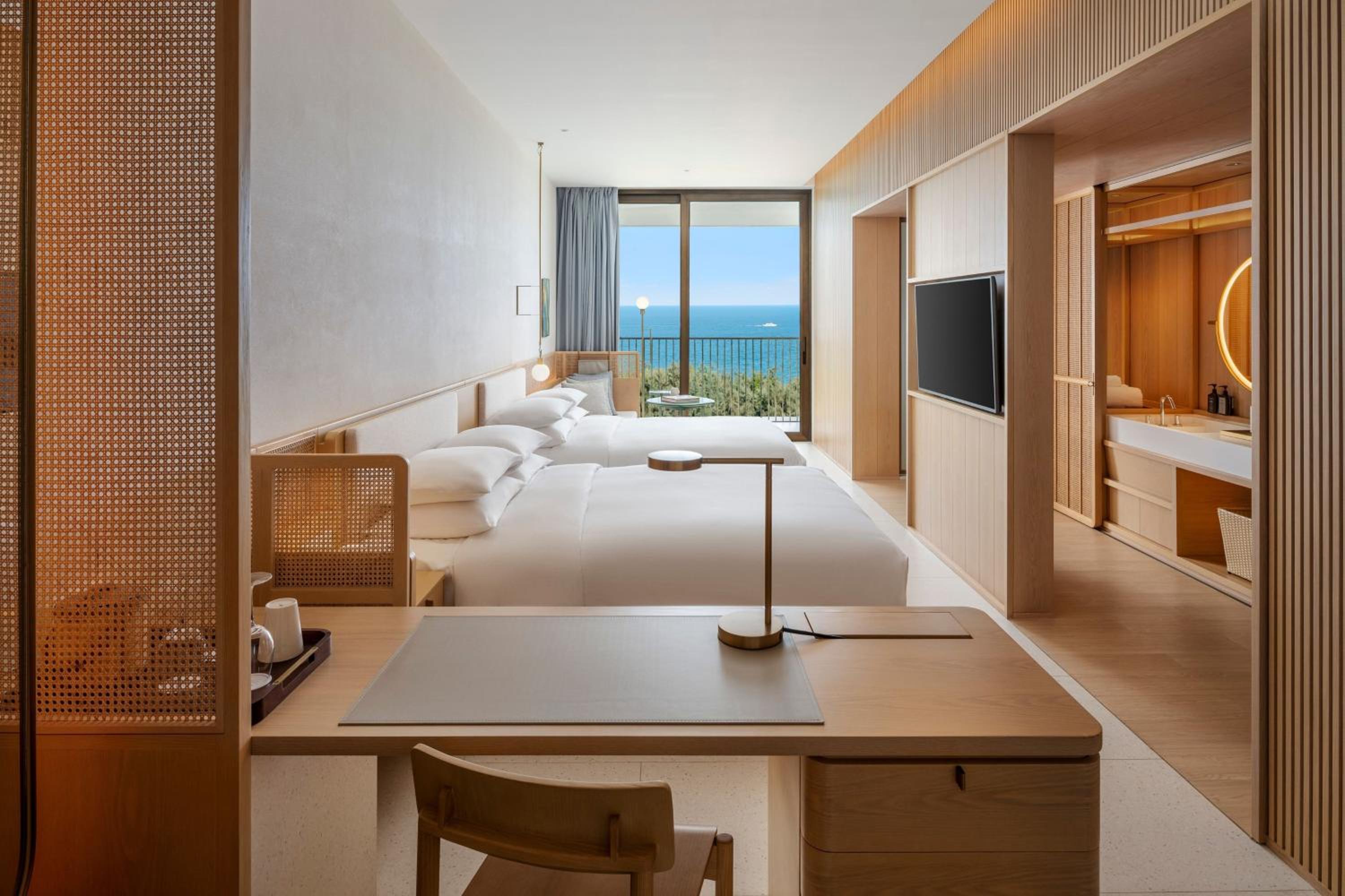 Deluxe Ocean Room(Daily set cocktail package for two people)