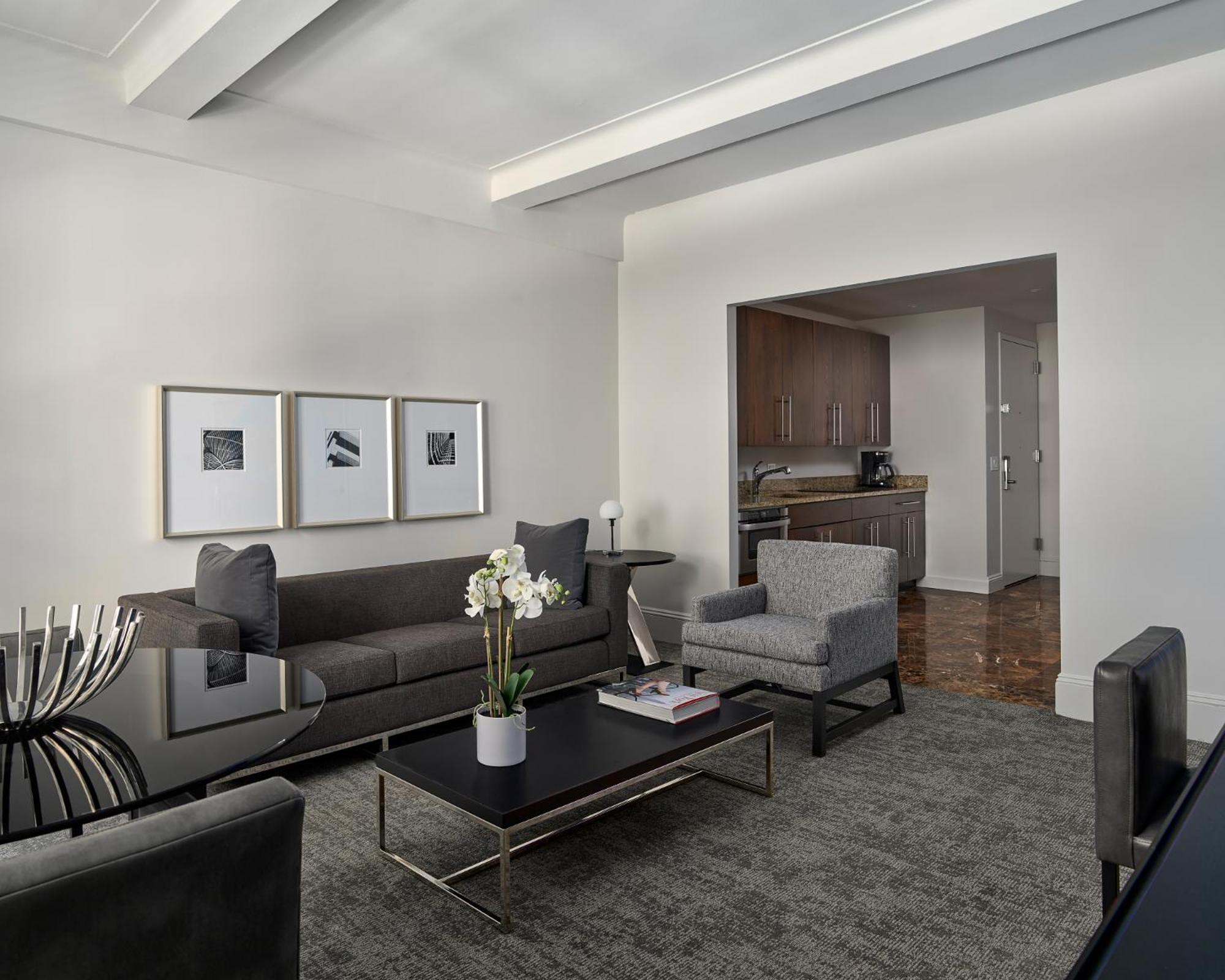 One Bedroom Deluxe Suite - Accessible 