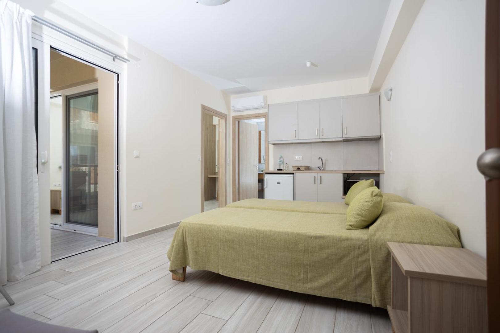 One-Bedroom Apartment with Side Sea View - Photo 15