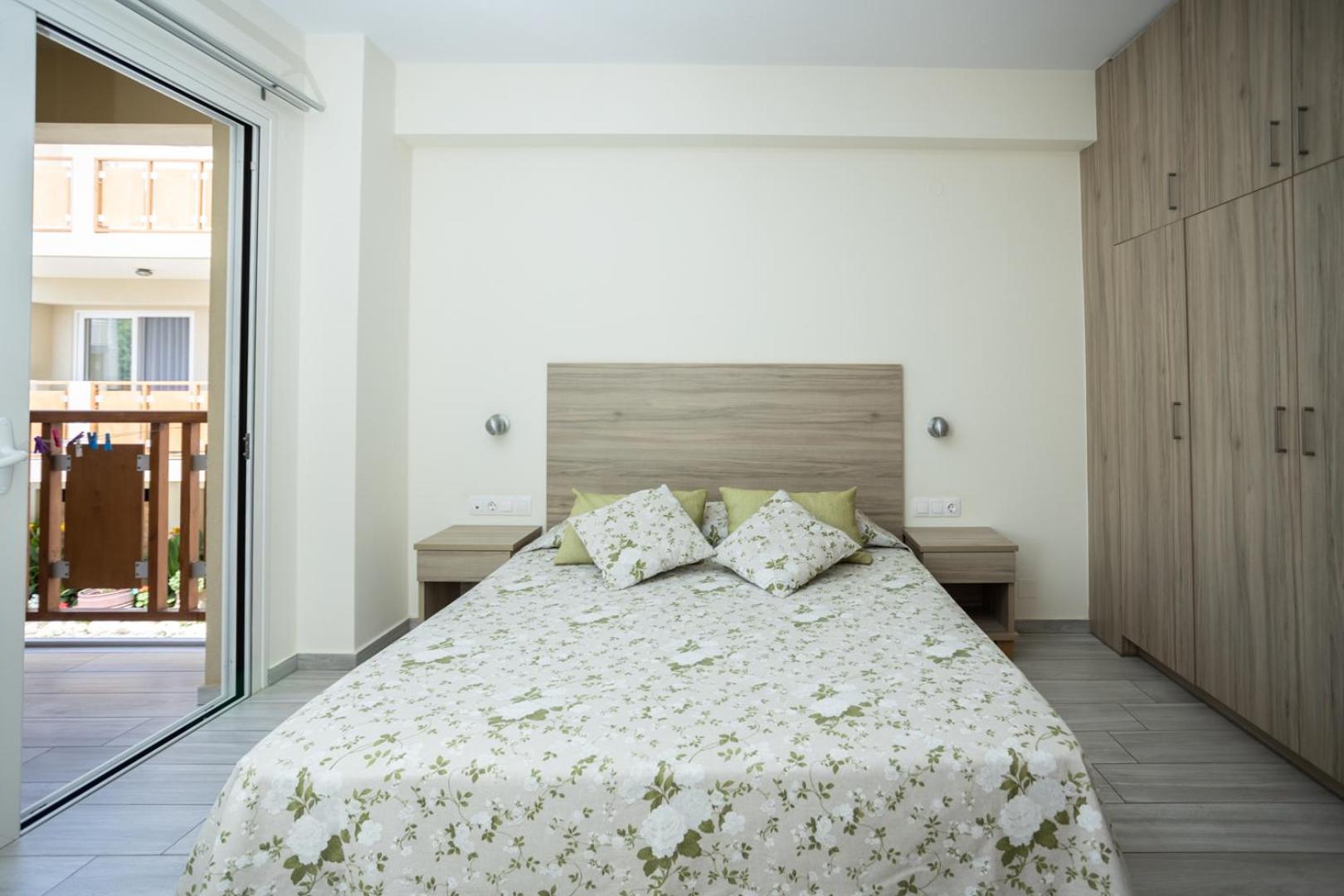 One-Bedroom Apartment with Side Sea View - Photo 16
