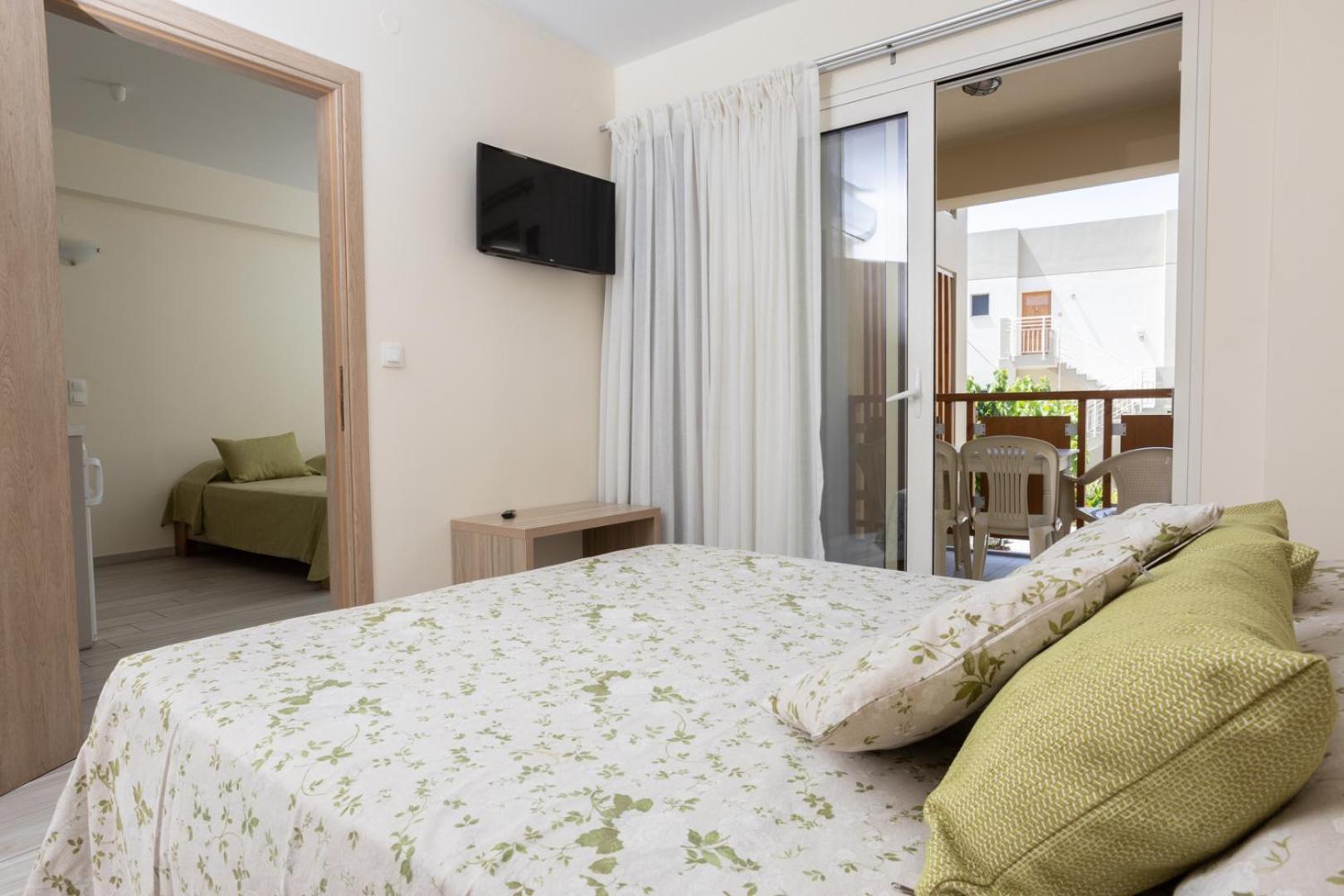One-Bedroom Apartment with Side Sea View - Photo 17