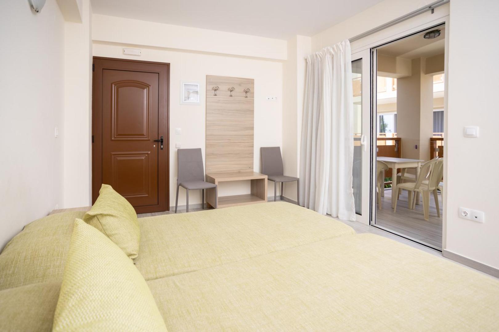 One-Bedroom Apartment with Side Sea View - Photo 18