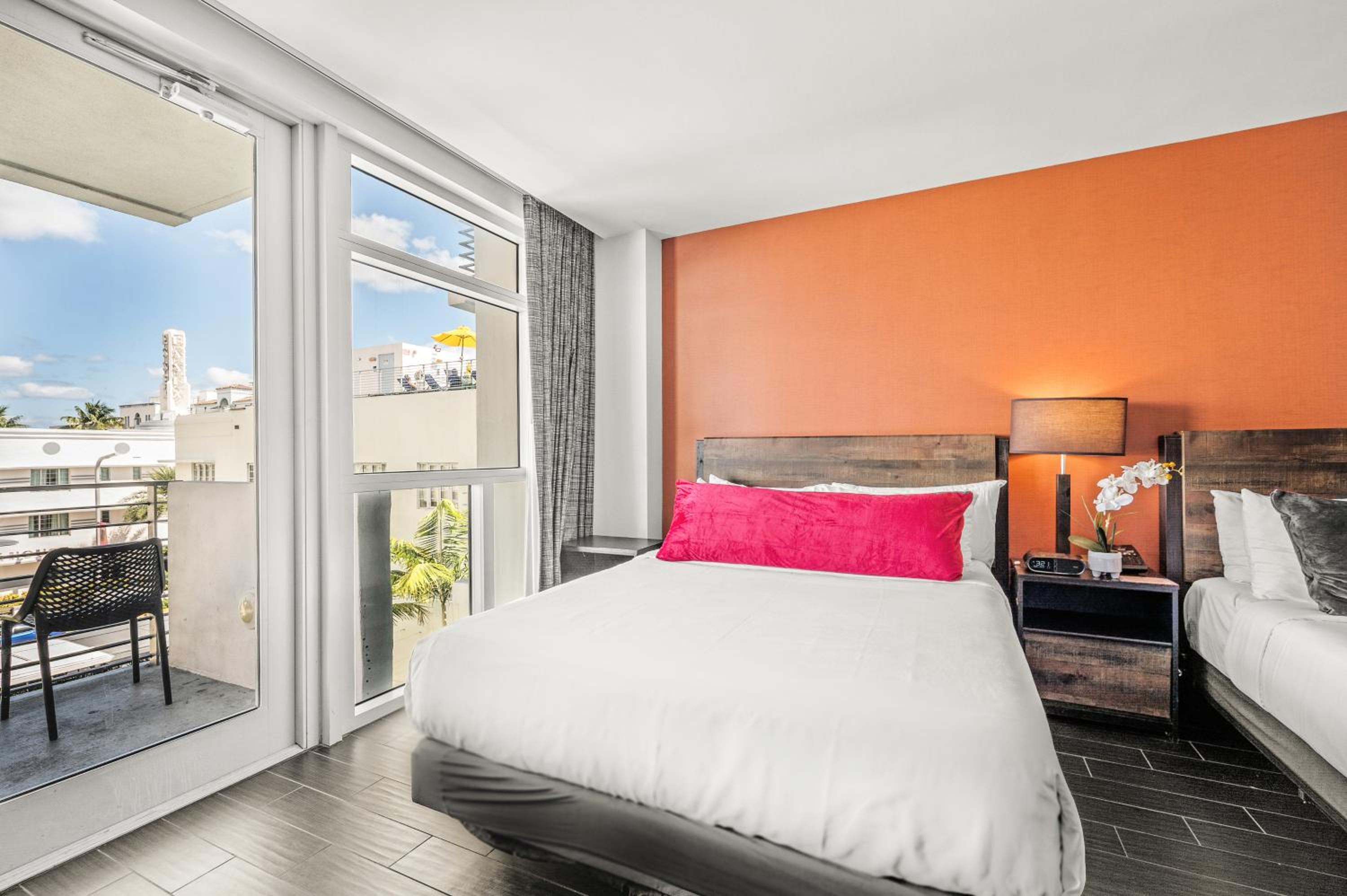 Premium 2 Bedroom 2 Bath with Balcony