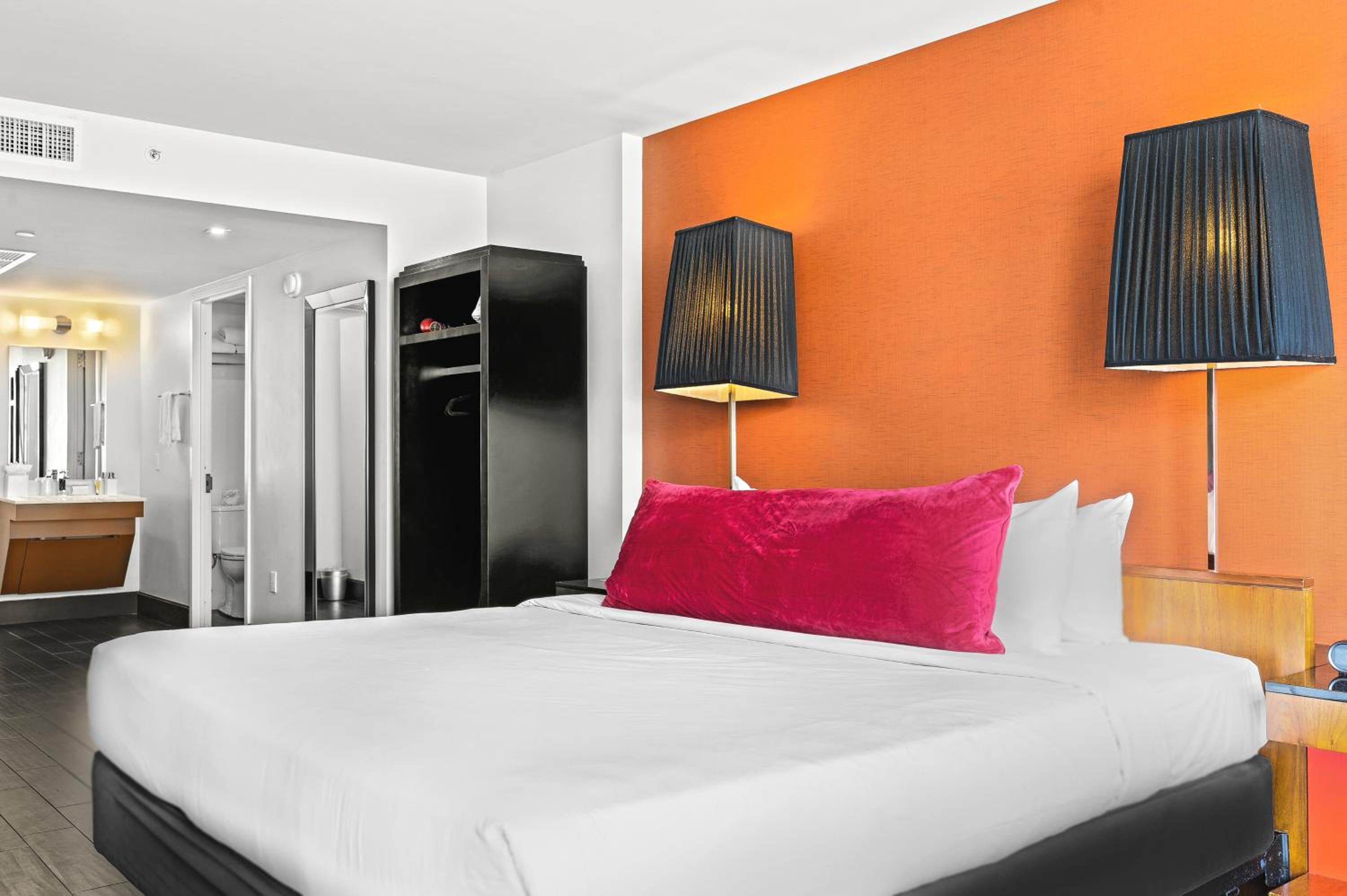 Superior 2 Bedroom 2 Bath with Balcony