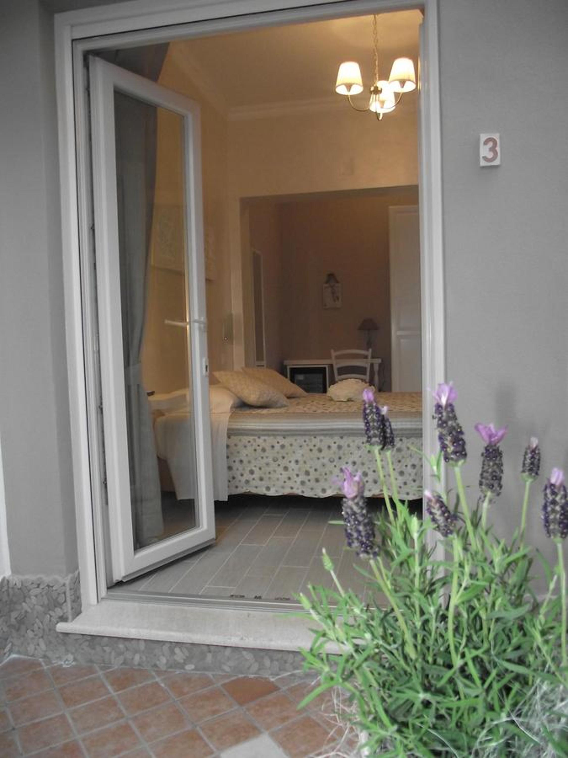 Small Double Room photo 3