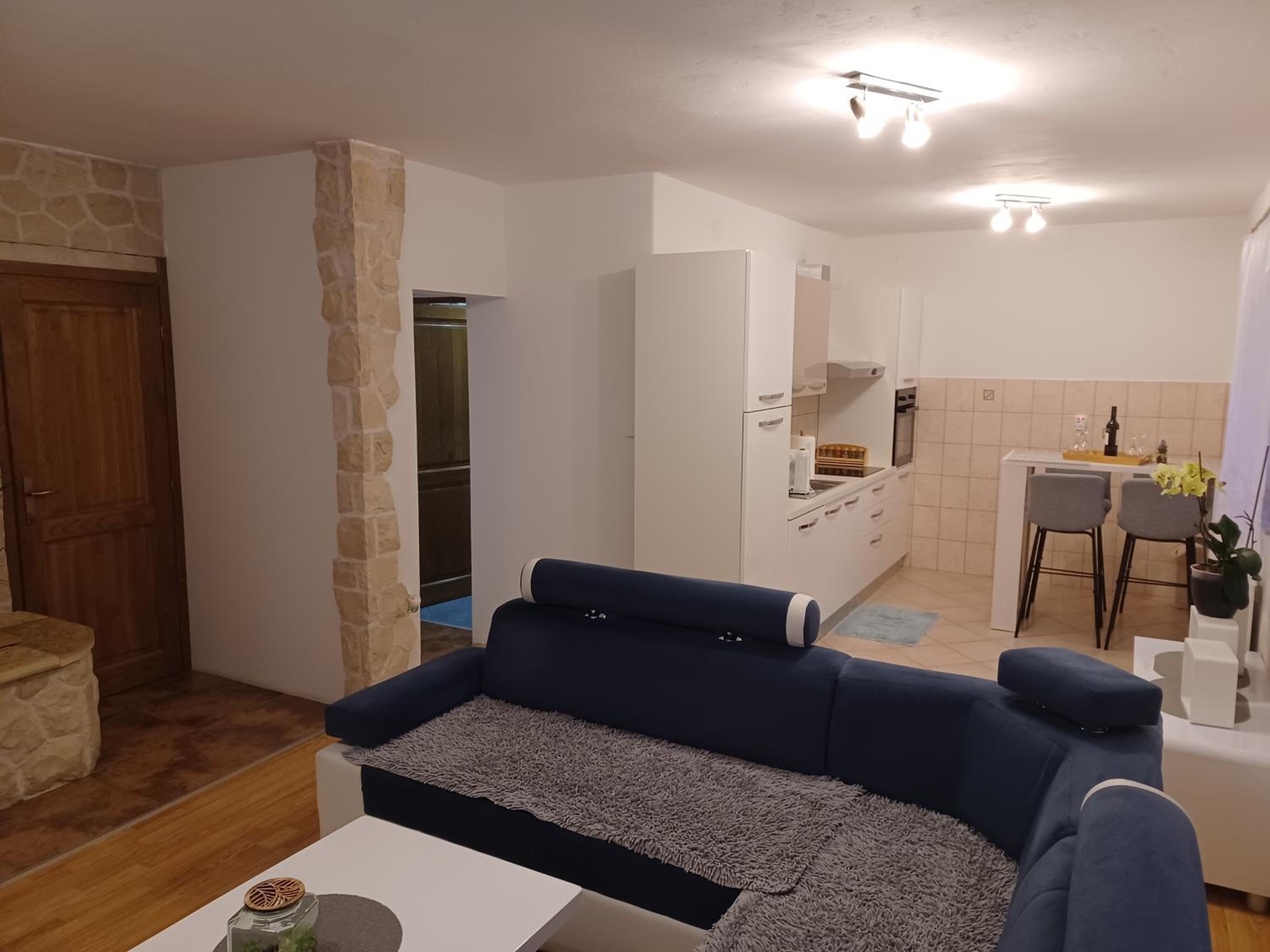 One-Bedroom Apartment photo 2
