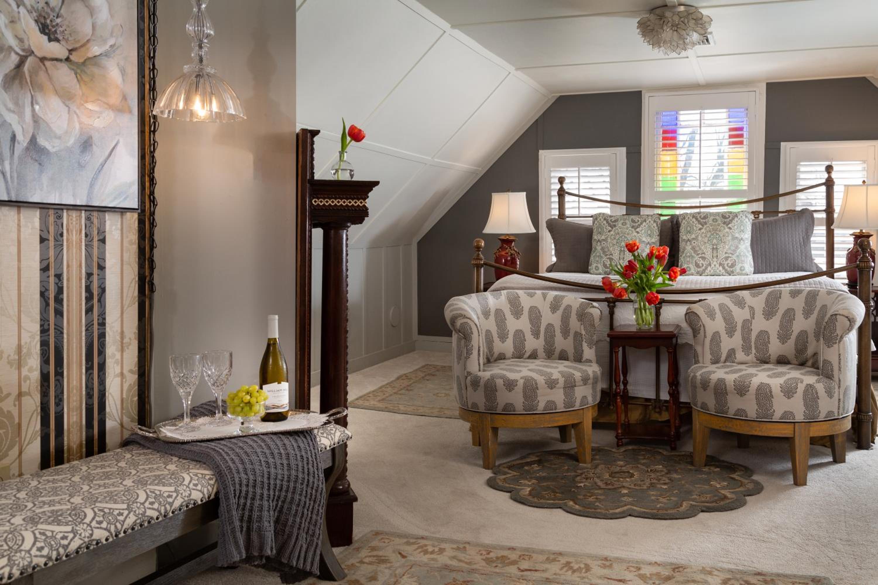 Deluxe King Room with Spa Bath photo 1