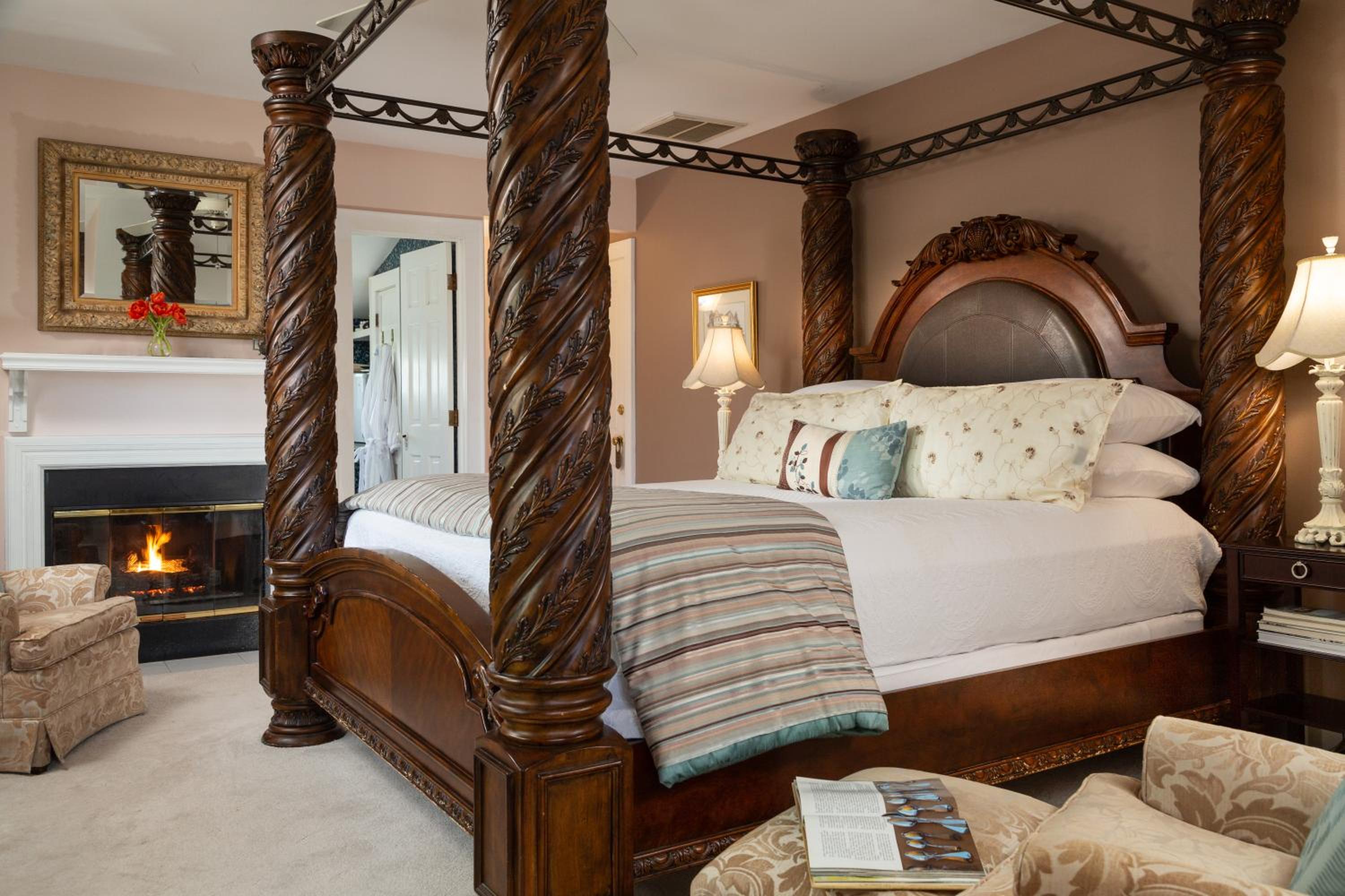 Deluxe King Room with Massage Shower