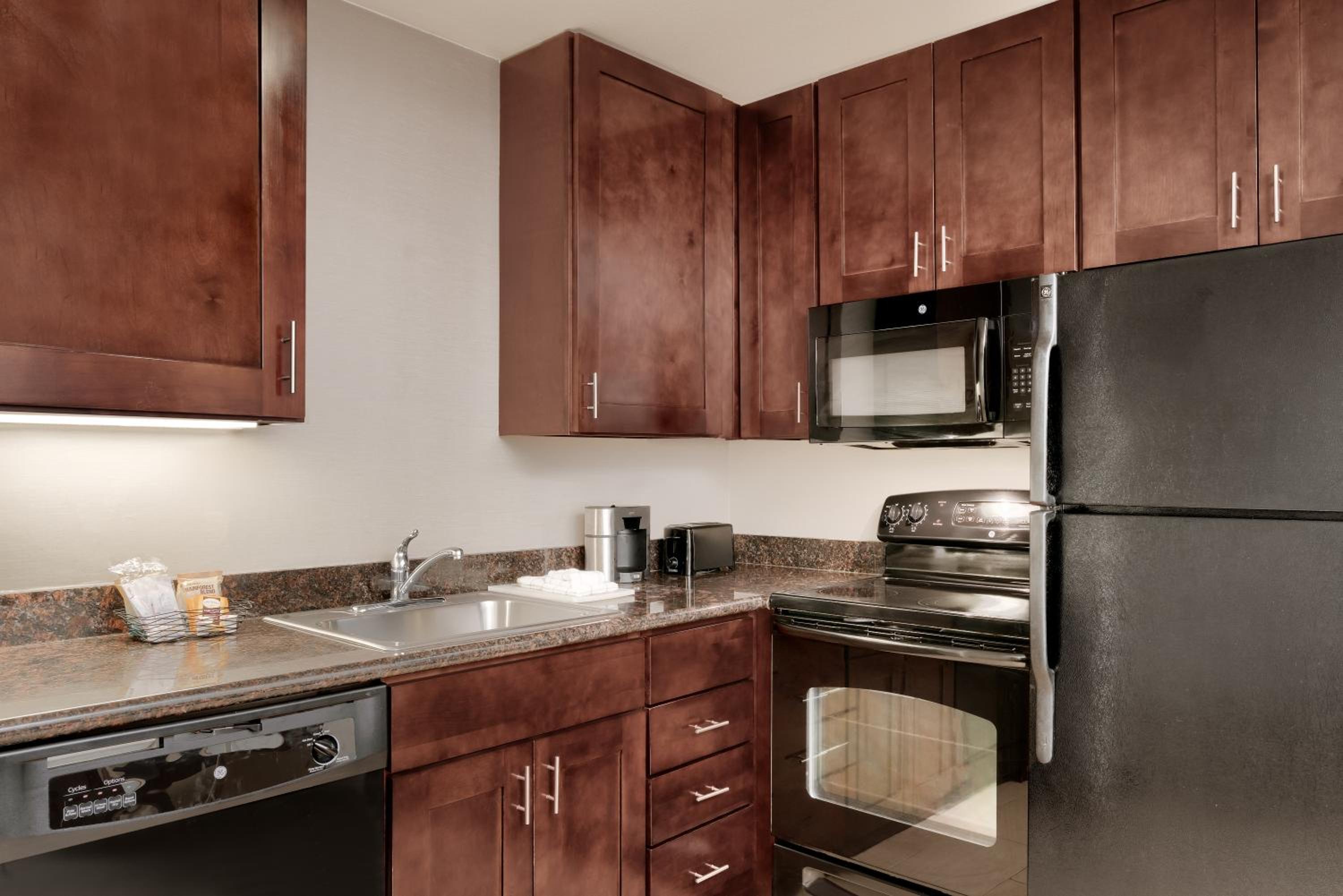 One-Bedroom King Suite - Photo 12