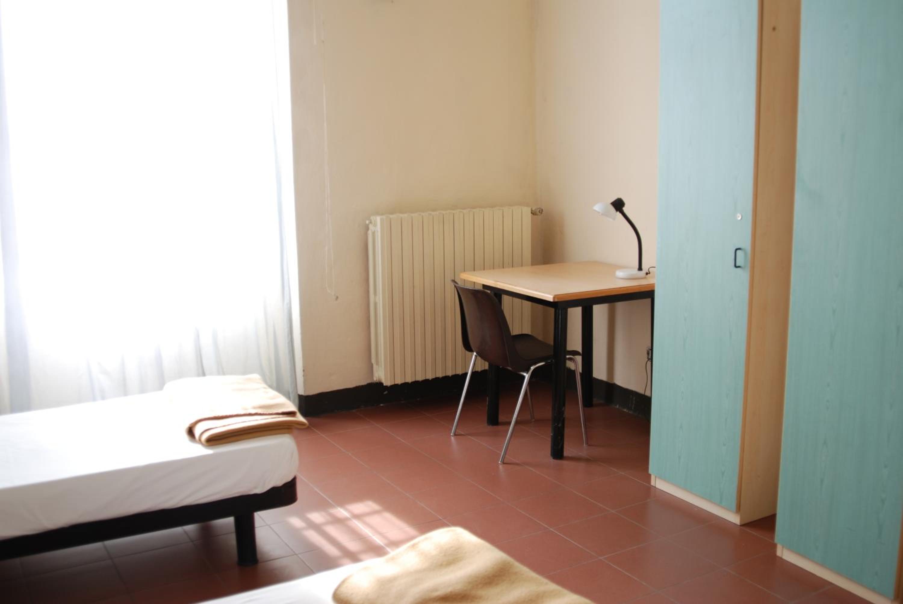 Twin Room with Shared Bathroom photo 3