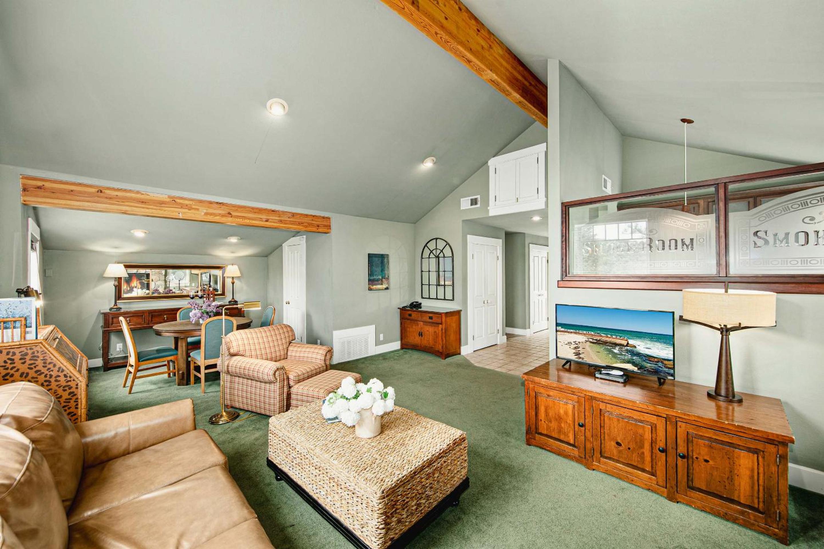 The Penthouse - Photo 5