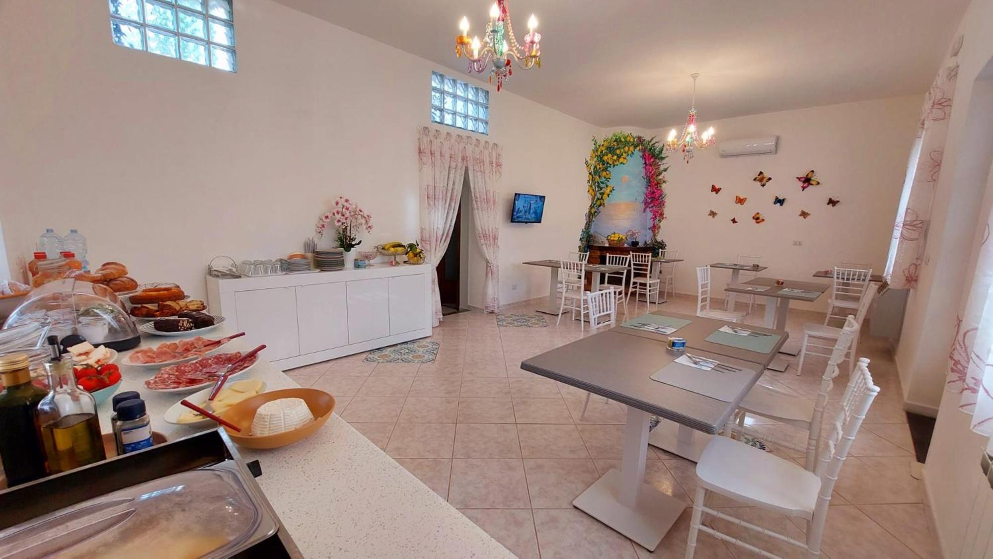 Quadruple Room - Photo 35