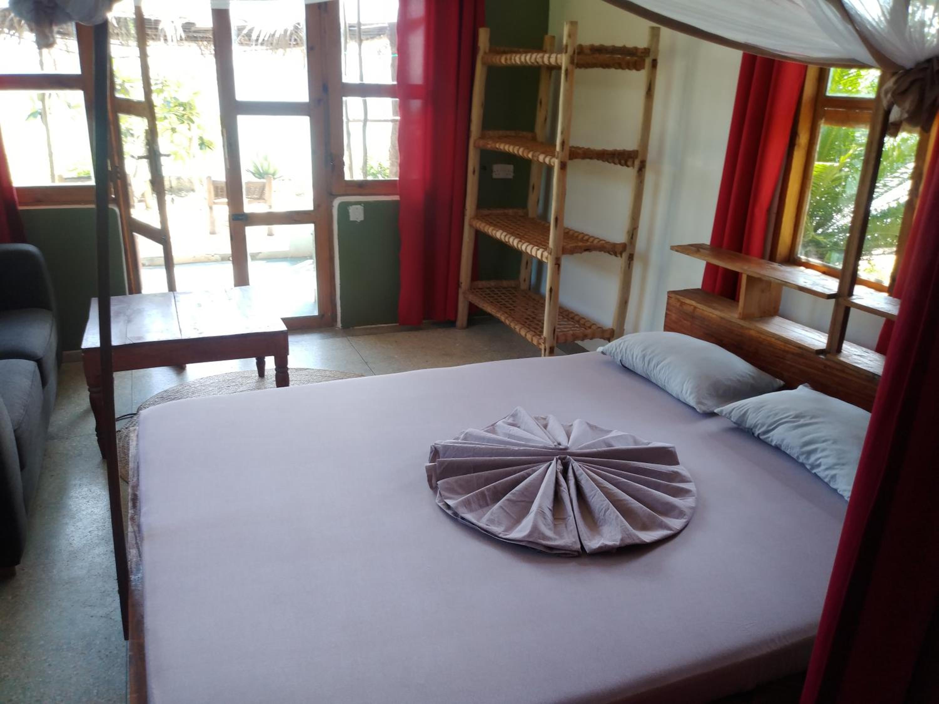Bungalow with Sea View - Photo 3