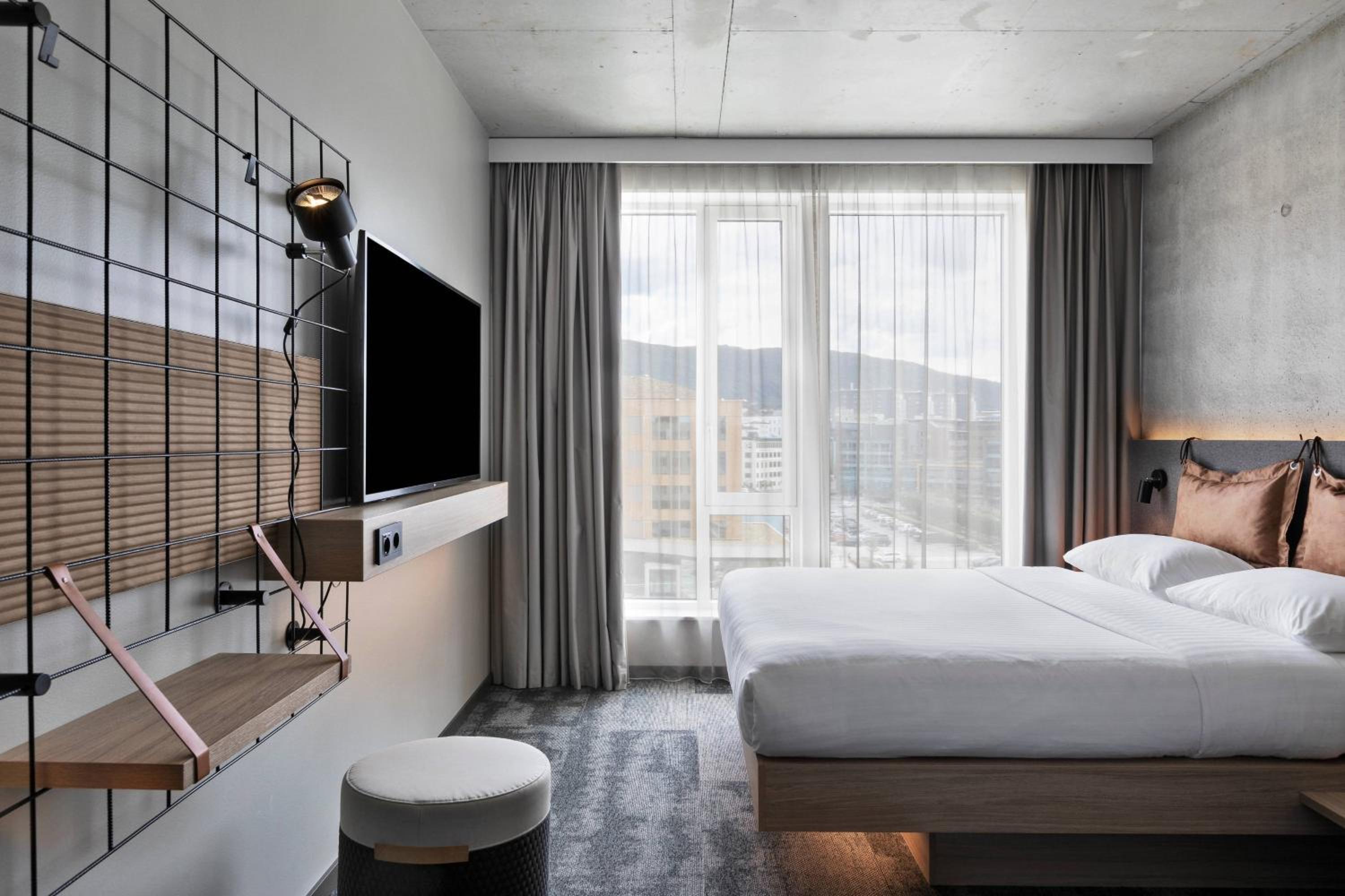 Queen Room