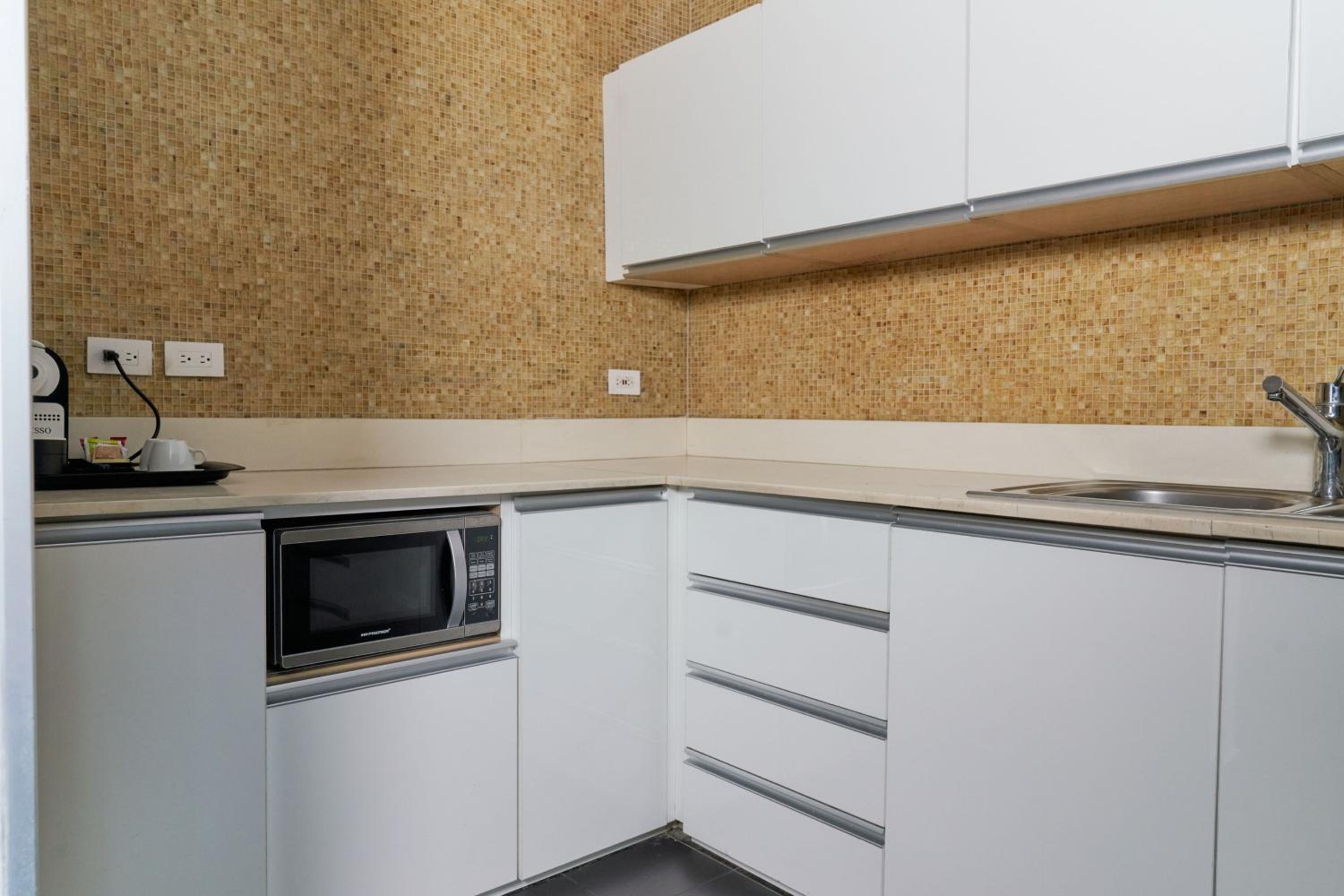 Two-Bedroom Suite with City View photo 2