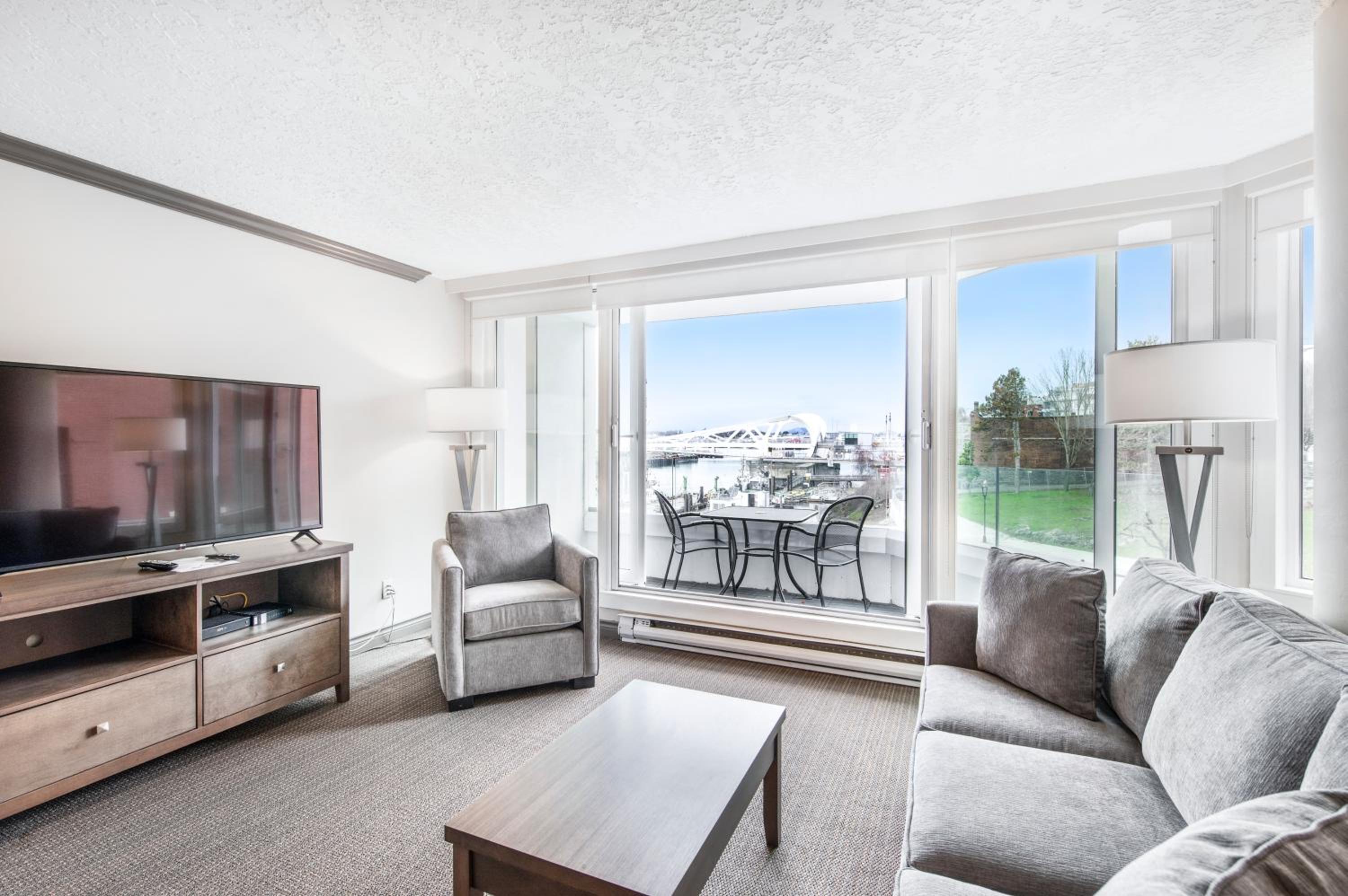 One Bedroom Suite Partial Harbor View - Photo 5