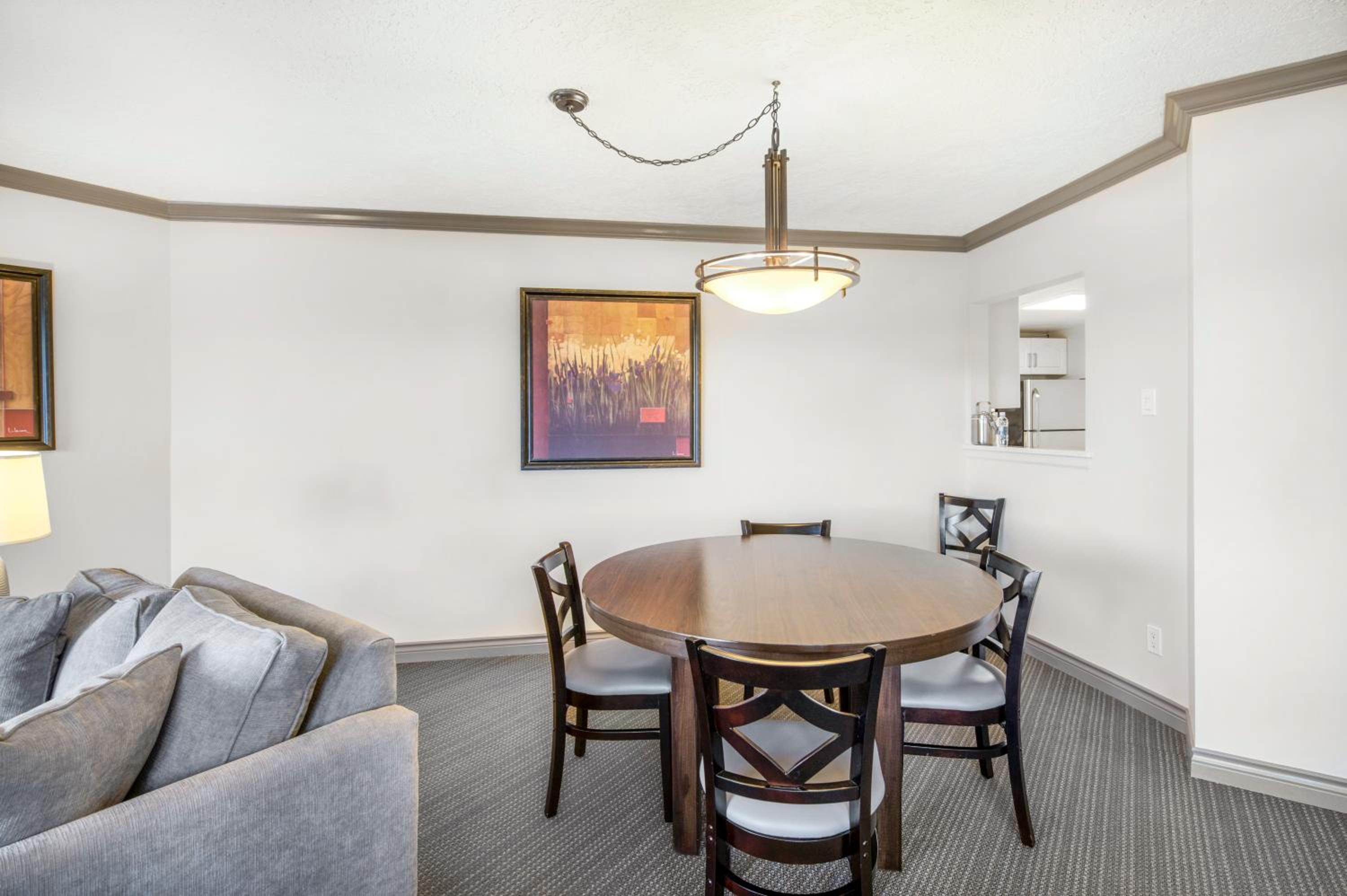 One-Bedroom Suite with Marina View photo 2