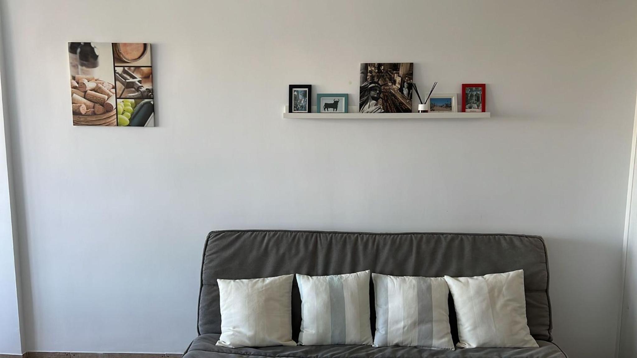 One-Bedroom Apartment photo 2