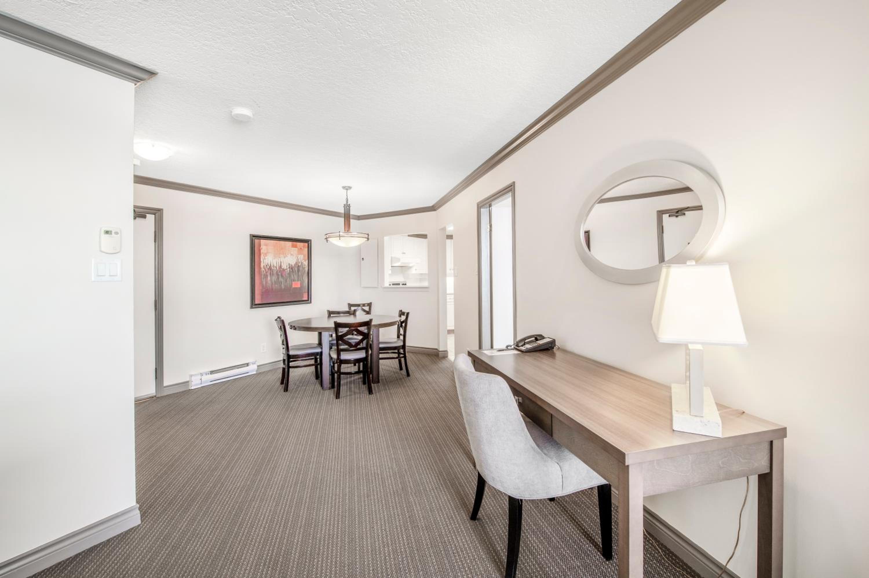 Two Bedroom Waterfront Suite - Photo 2