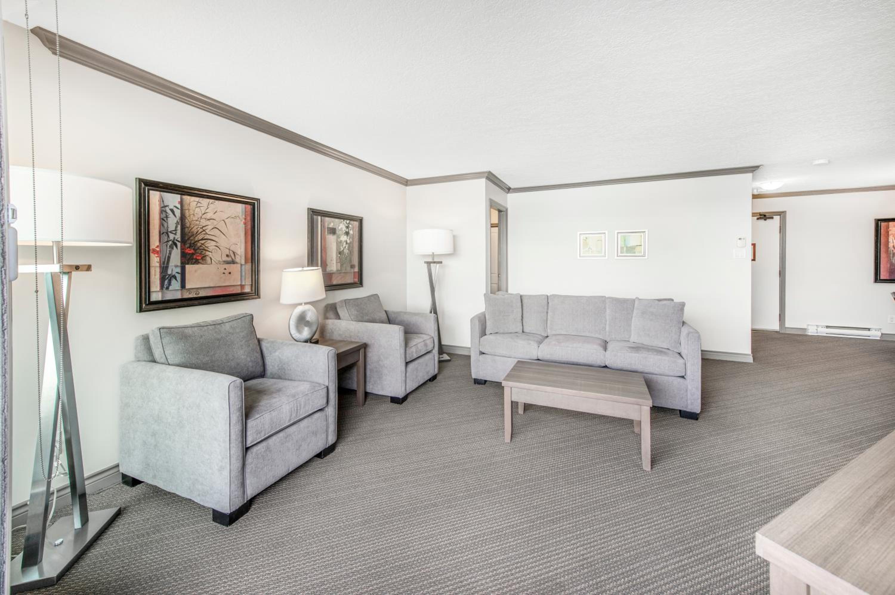 Two Bedroom Waterfront Suite - Photo 8