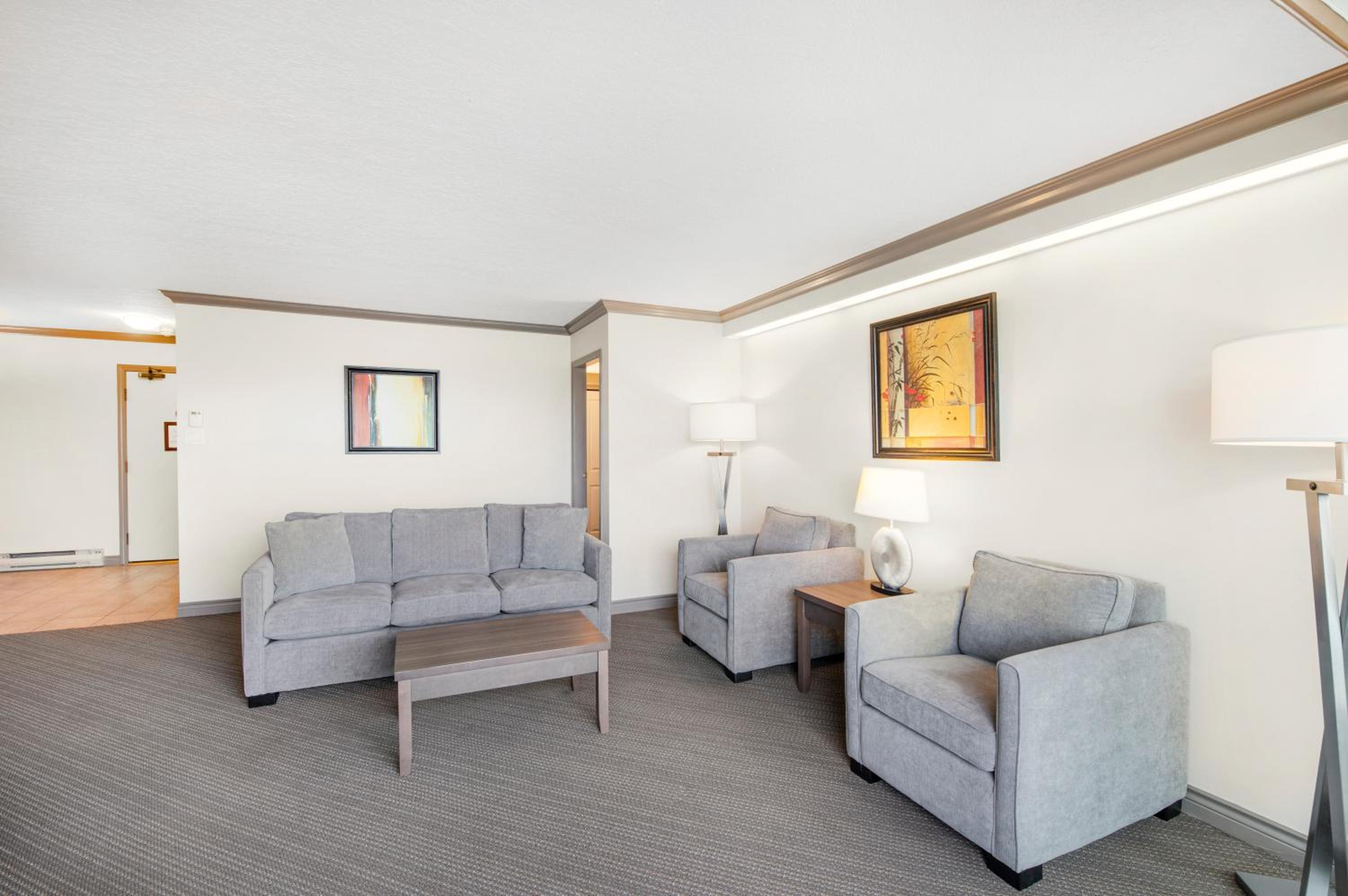 One Bedroom Suite Waterfront View - Photo 14