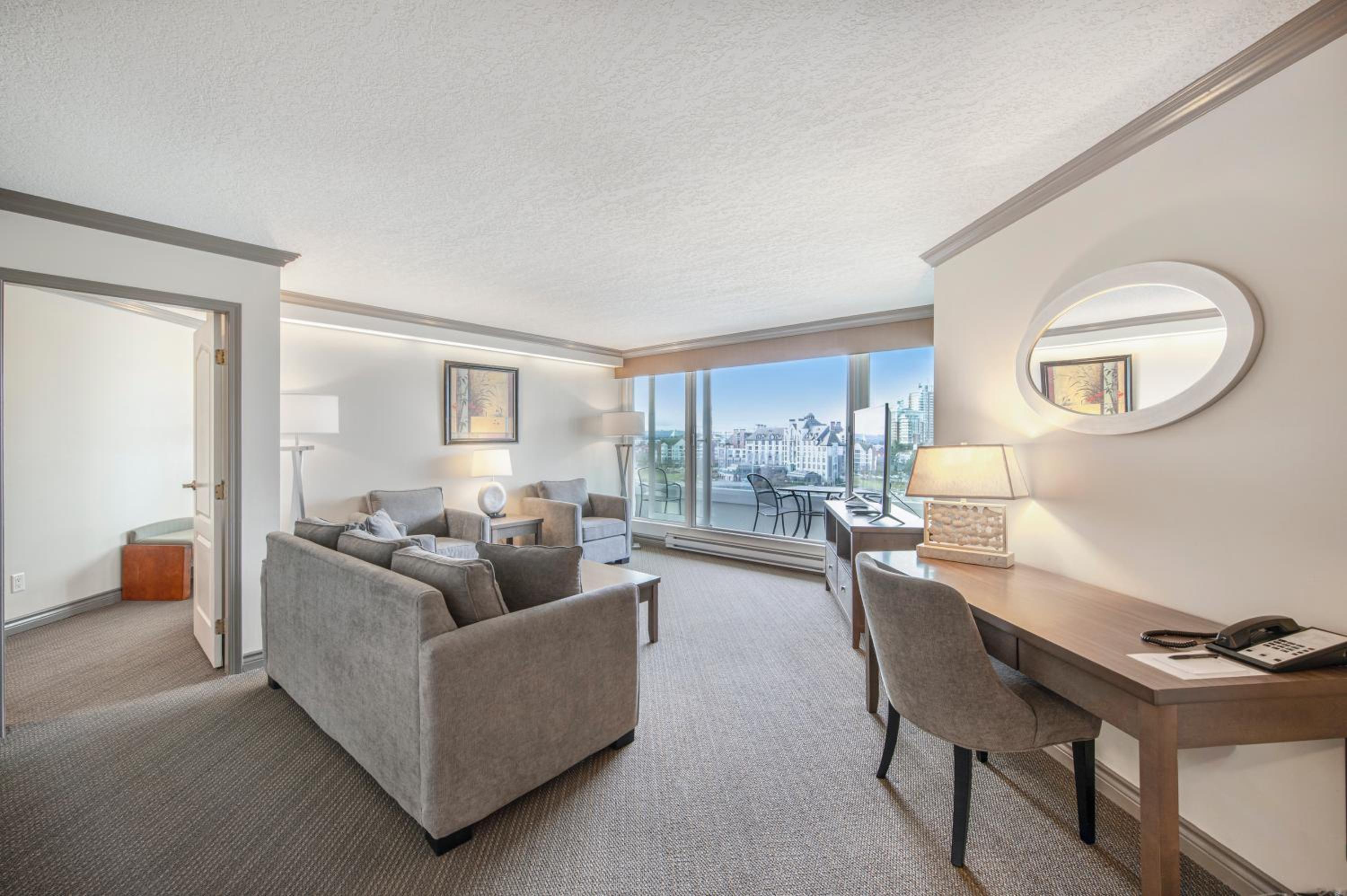 One Bedroom Suite Waterfront View - Photo 4