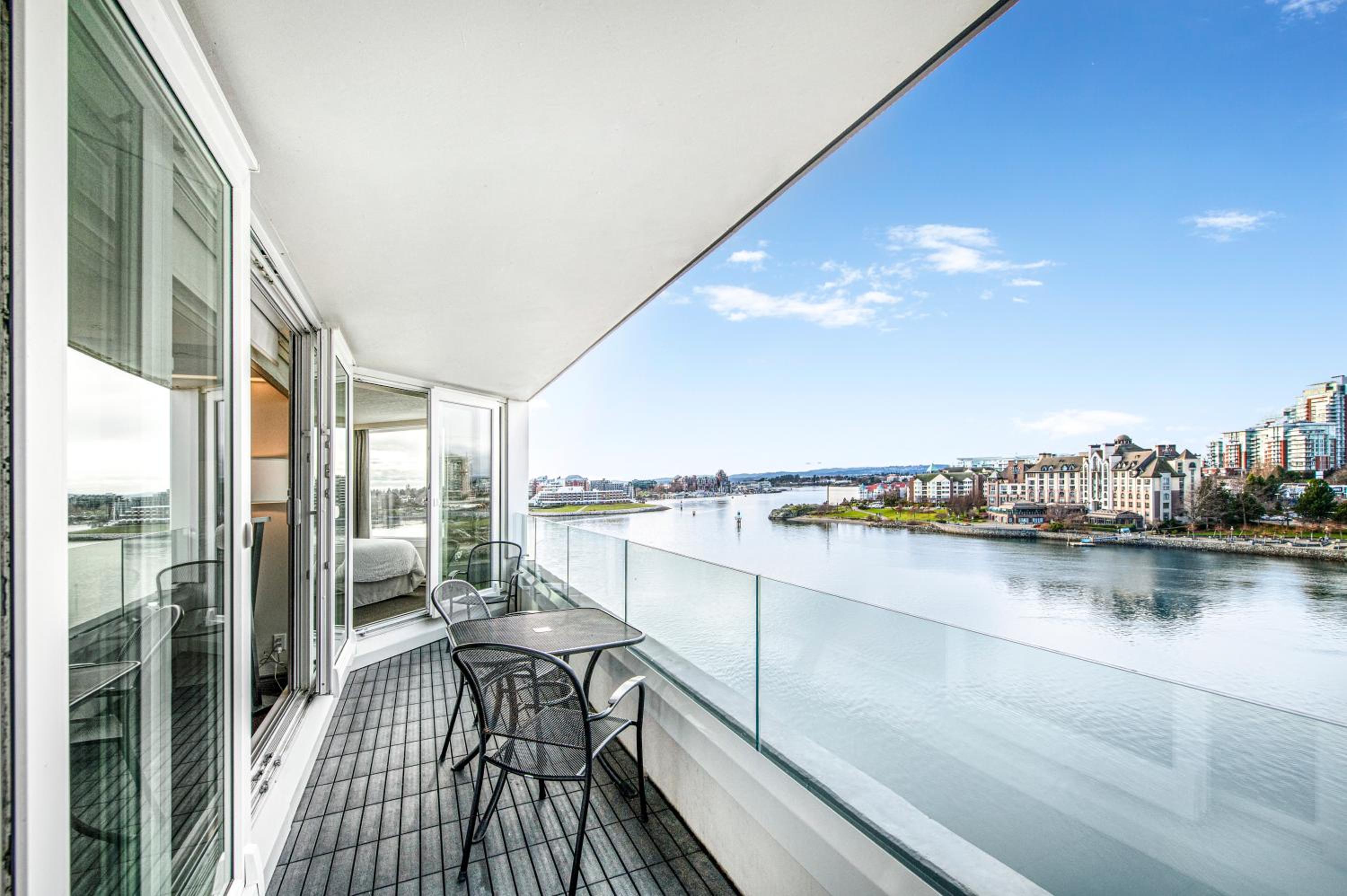 One Bedroom Suite Waterfront View - Photo 6