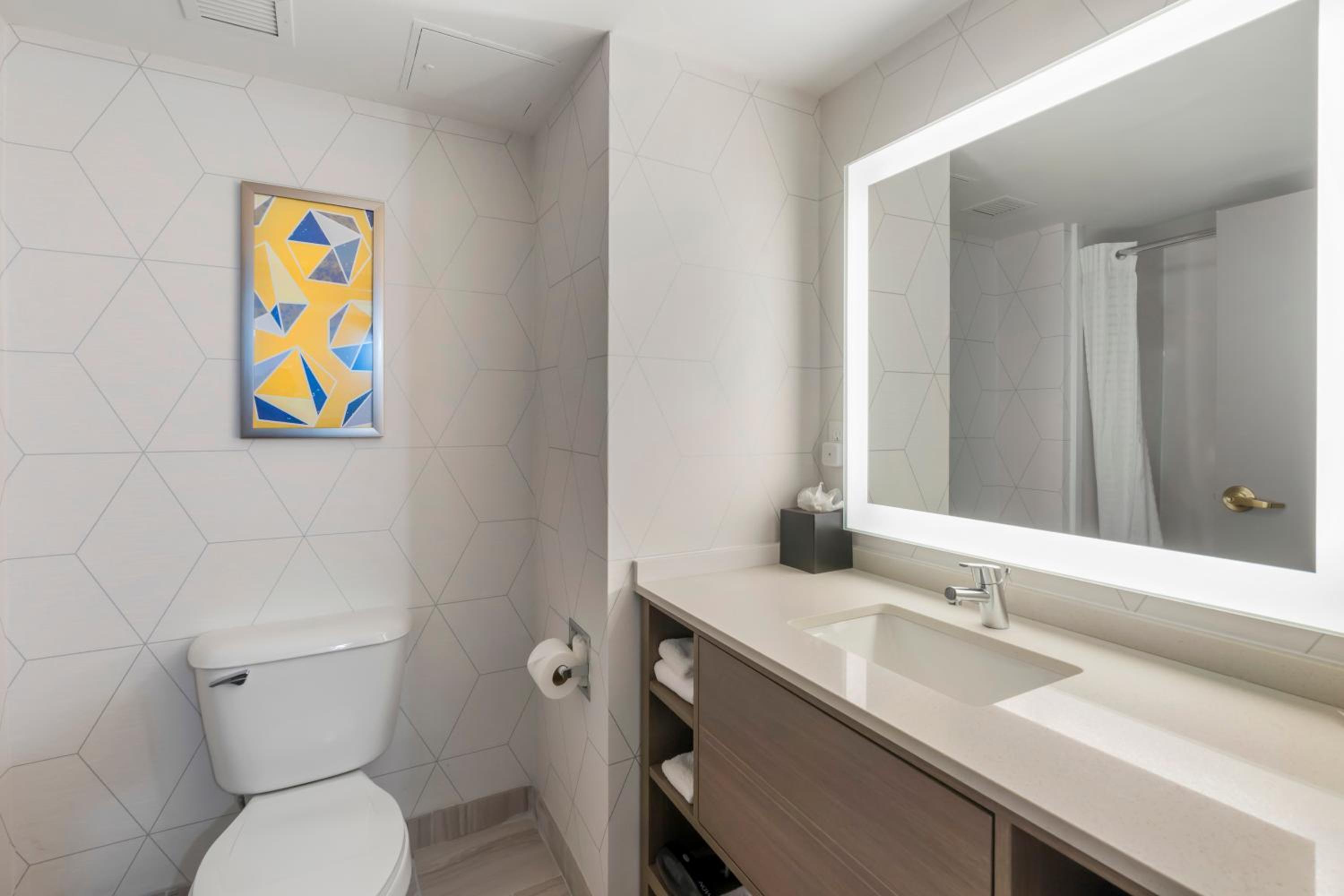One-Bedroom King Suite - Non-Smoking - Photo 4