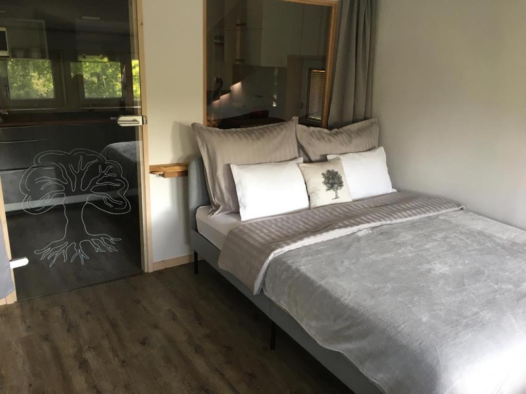 One-Bedroom Apartment - Photo 19