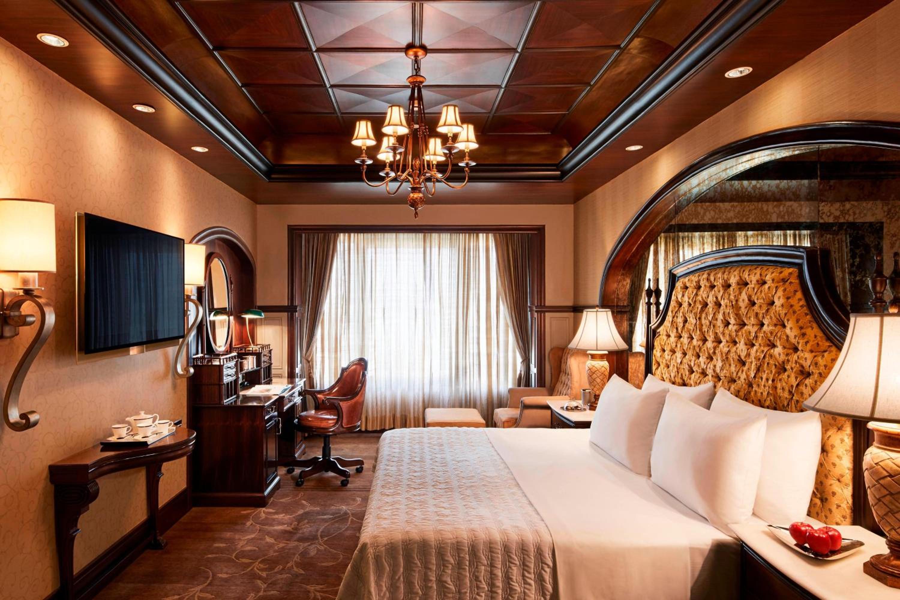 Luxury Suite - 2 way Airport Transfer, Access to club lounge including Hi-Tea from 3-5 pm, Happy Hours from 6-8 pm thumbnail 5