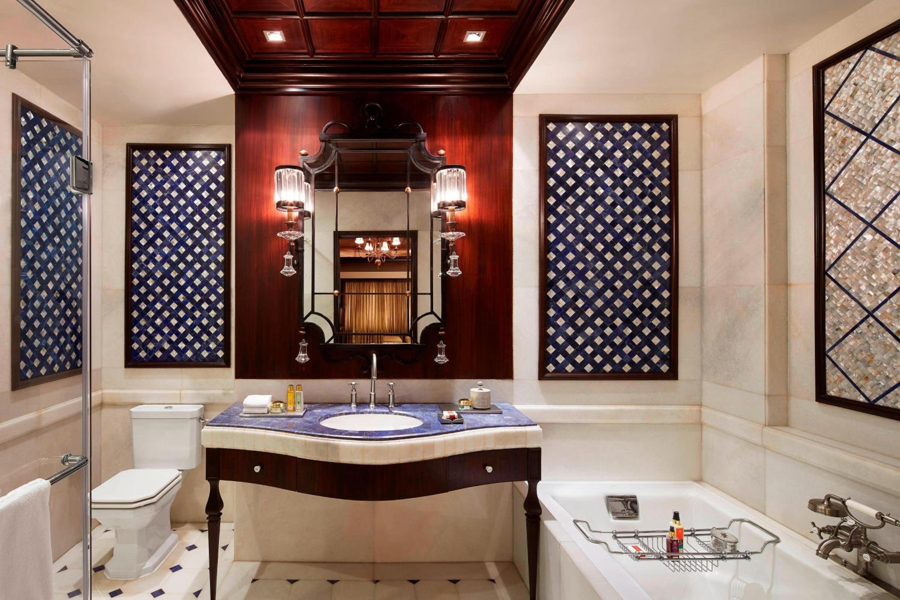 Luxury Suite - 2 way Airport Transfer, Access to club lounge including Hi-Tea from 3-5 pm, Happy Hours from 6-8 pm